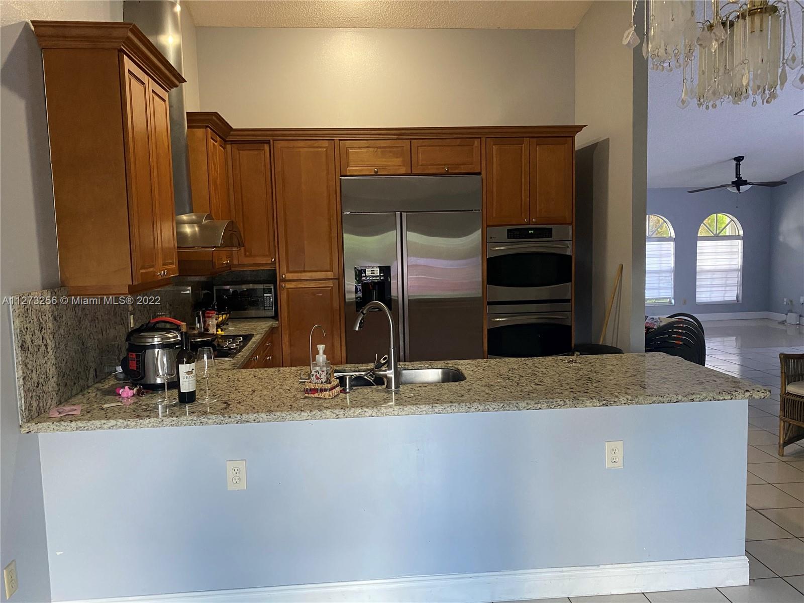 CALIFORNIA HILLS - Residential Lease