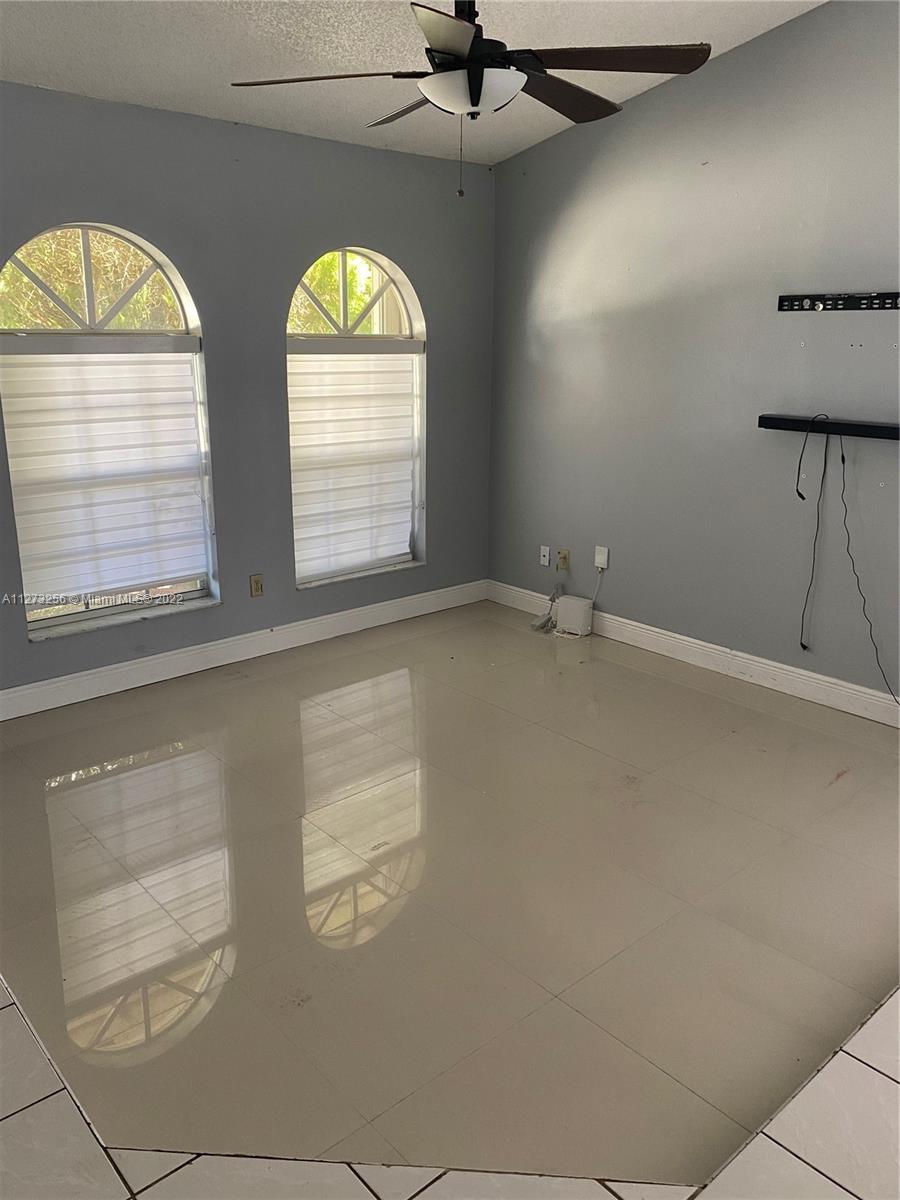 CALIFORNIA HILLS - Residential Lease
