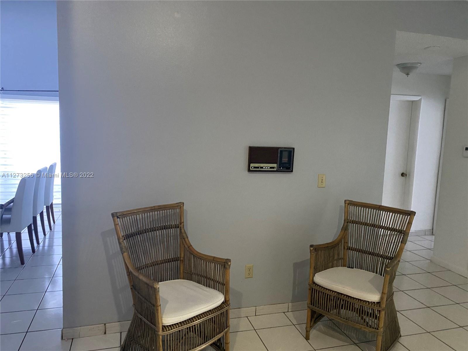 CALIFORNIA HILLS - Residential Lease