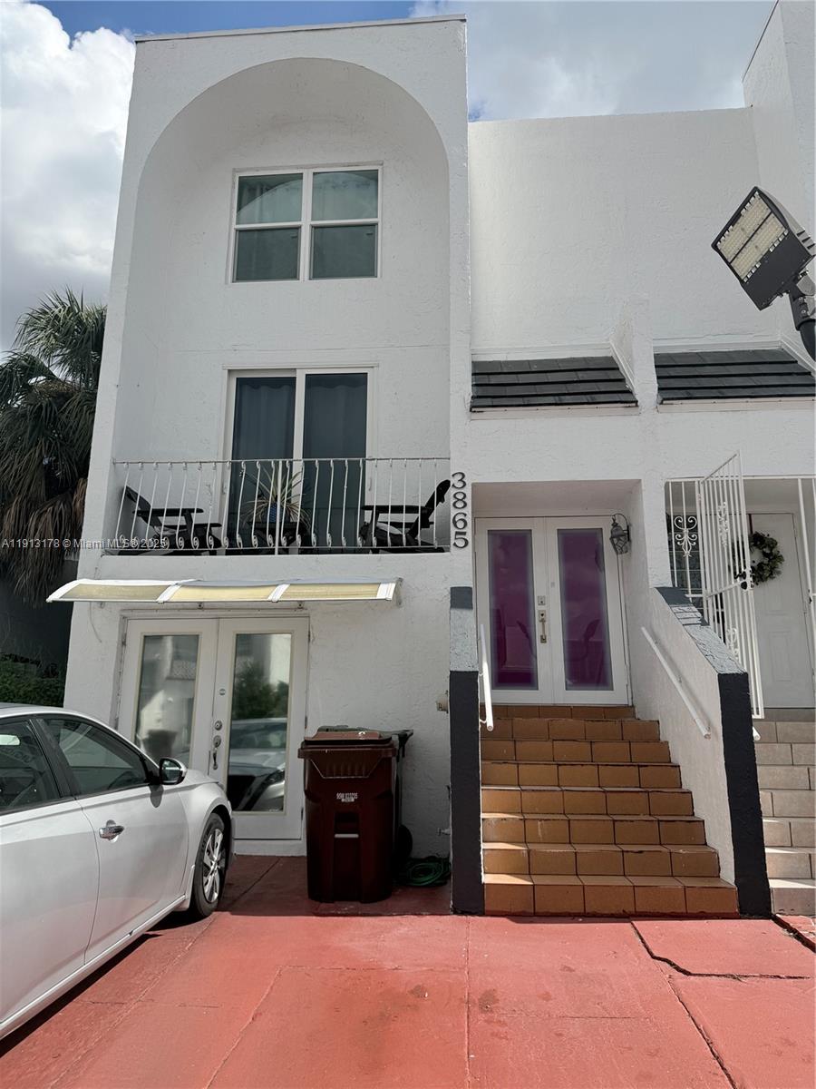 MANGO HILL #11 CONDO - Residential Lease