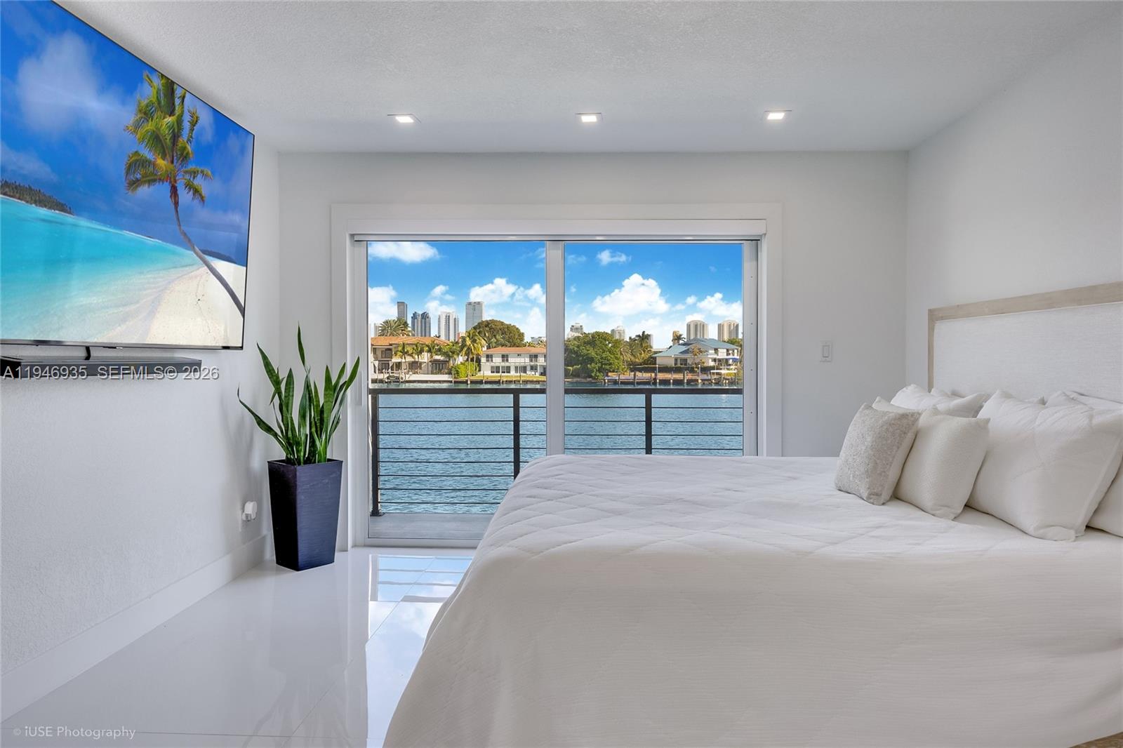 LEEWARD POINT CONDO - Residential