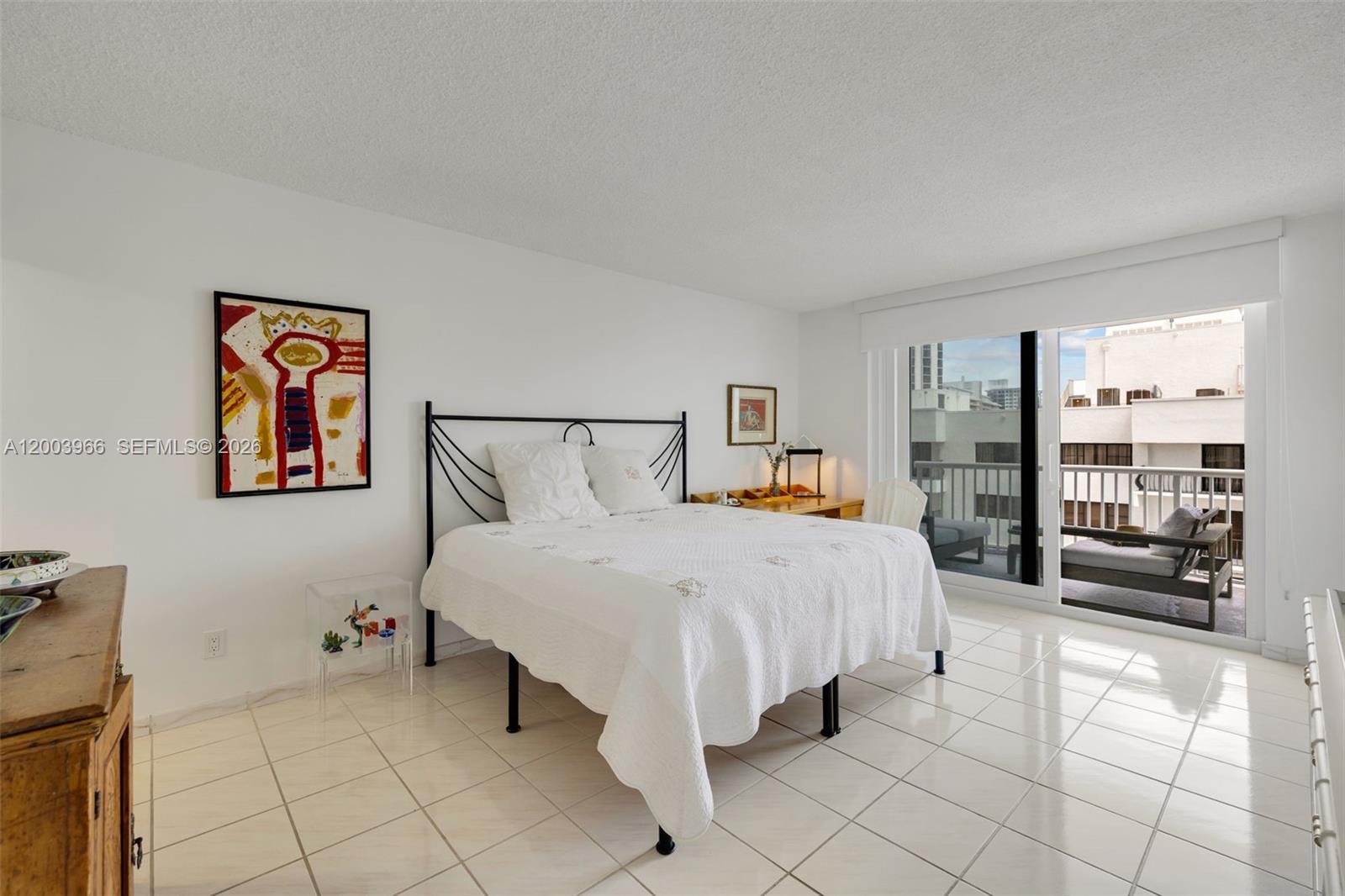 THE CARRIAGE HOUSE CONDO - Residential