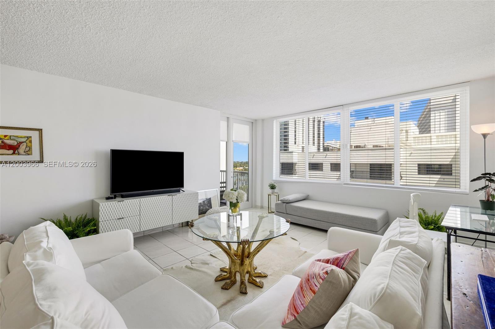 THE CARRIAGE HOUSE CONDO - Residential