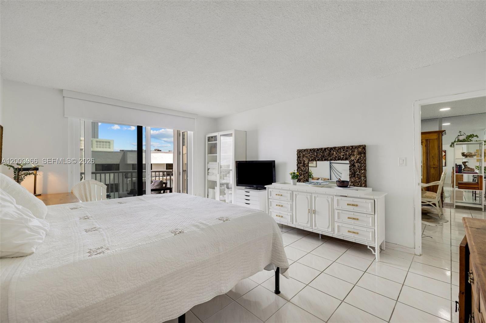 THE CARRIAGE HOUSE CONDO - Residential