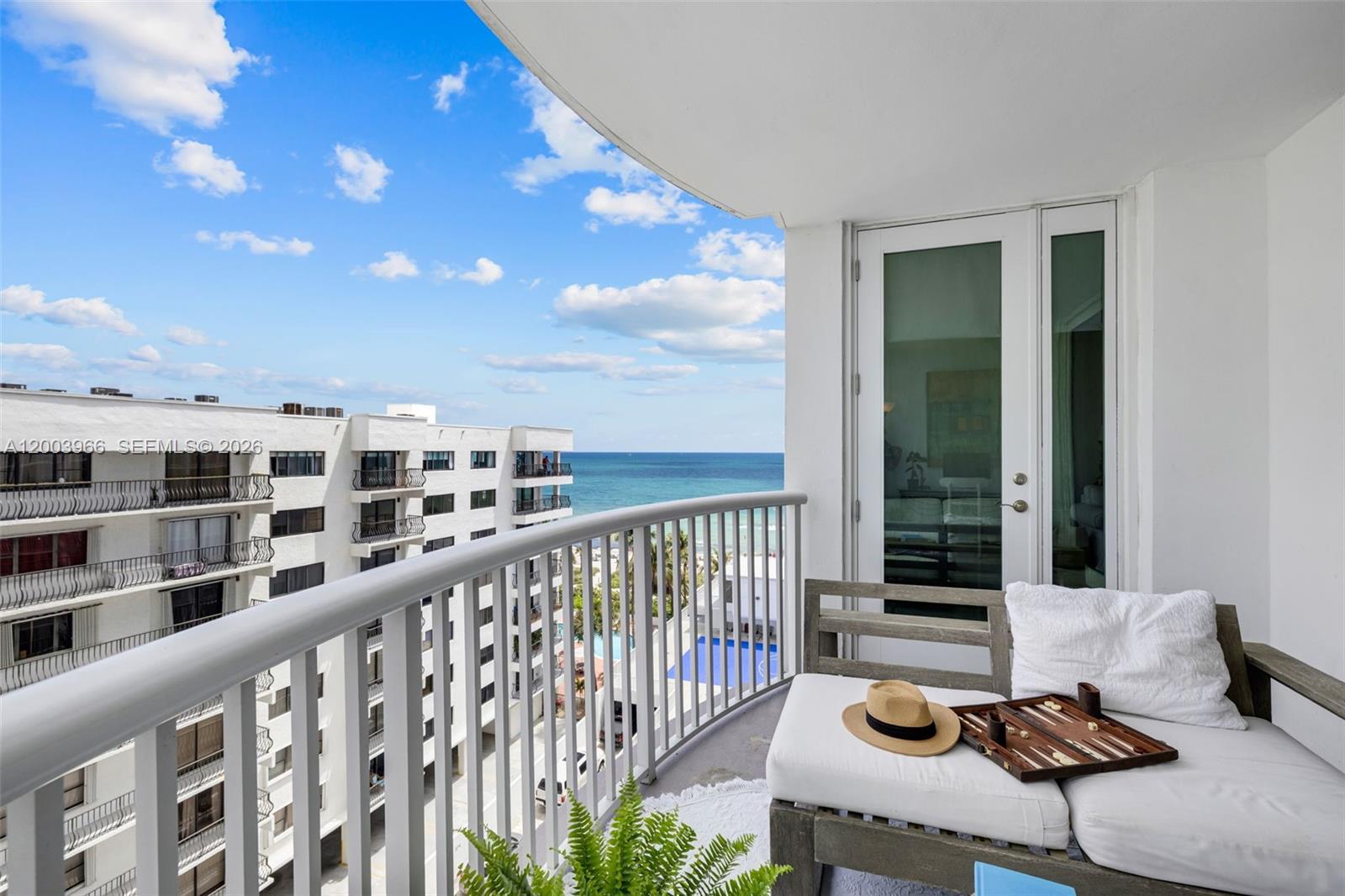 THE CARRIAGE HOUSE CONDO - Residential