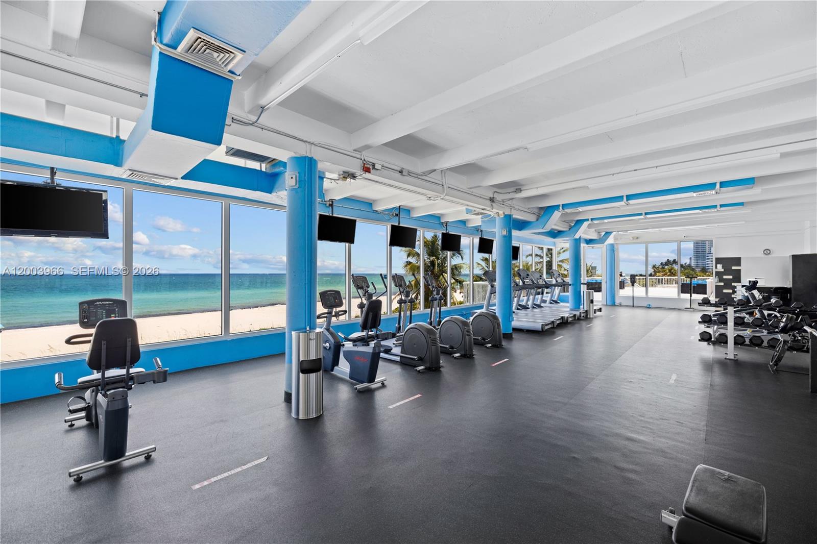 THE CARRIAGE HOUSE CONDO - Residential