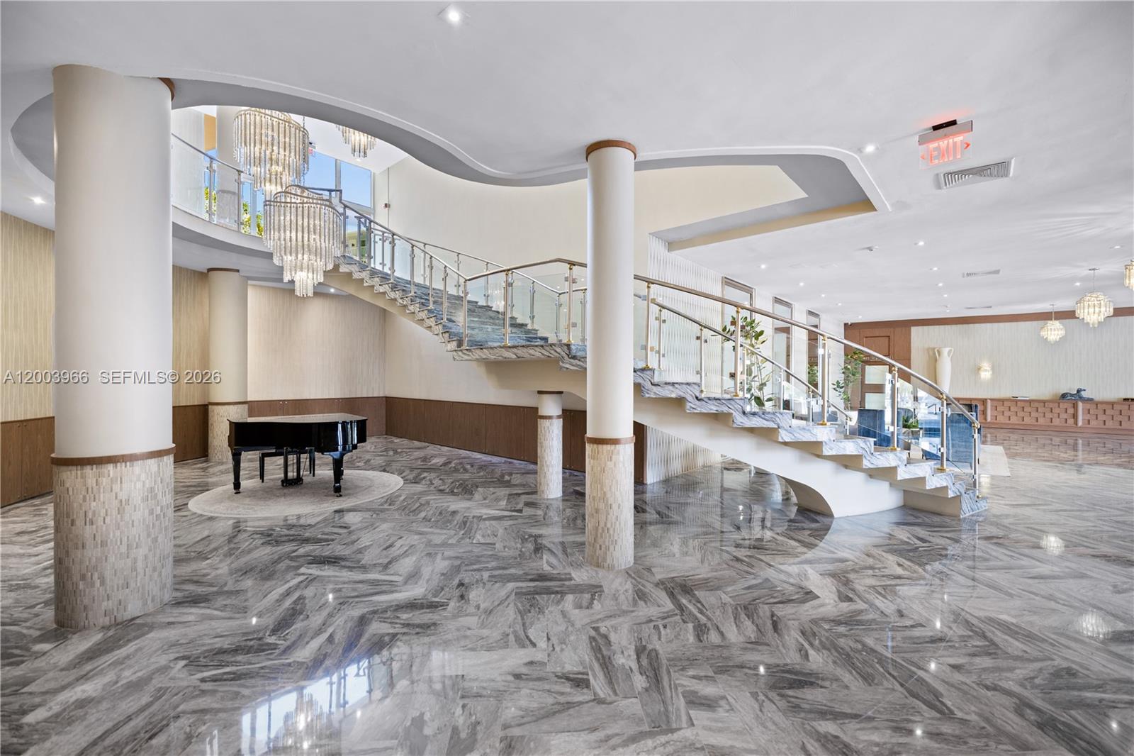 THE CARRIAGE HOUSE CONDO - Residential