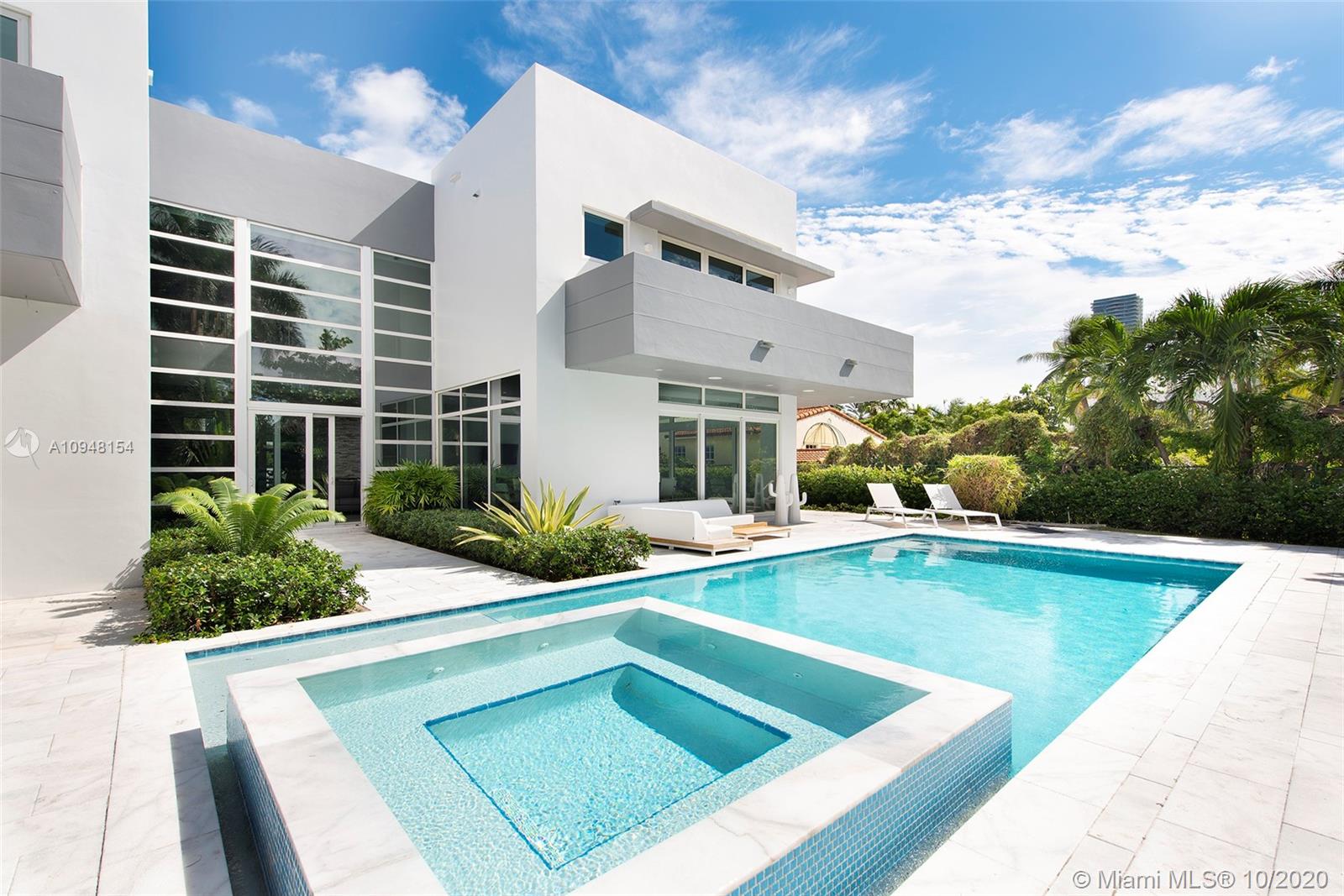 GOLDEN BEACH SEC C - Residential