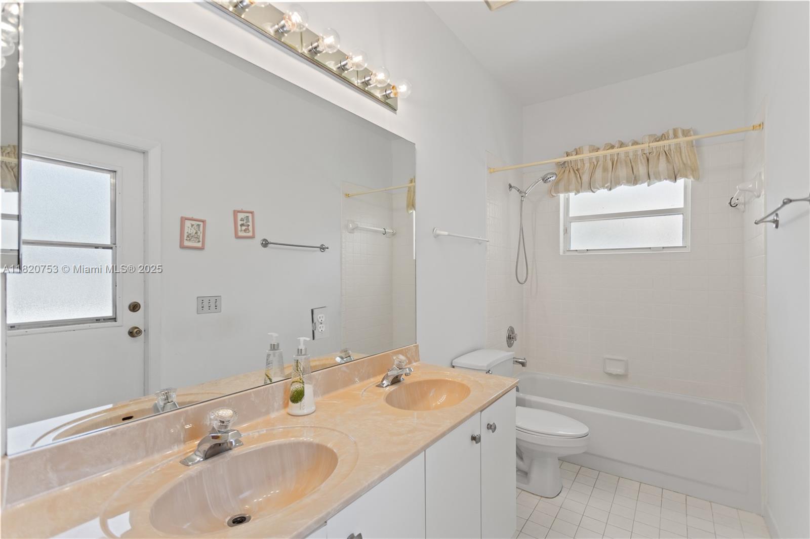LANDINGS - Residential