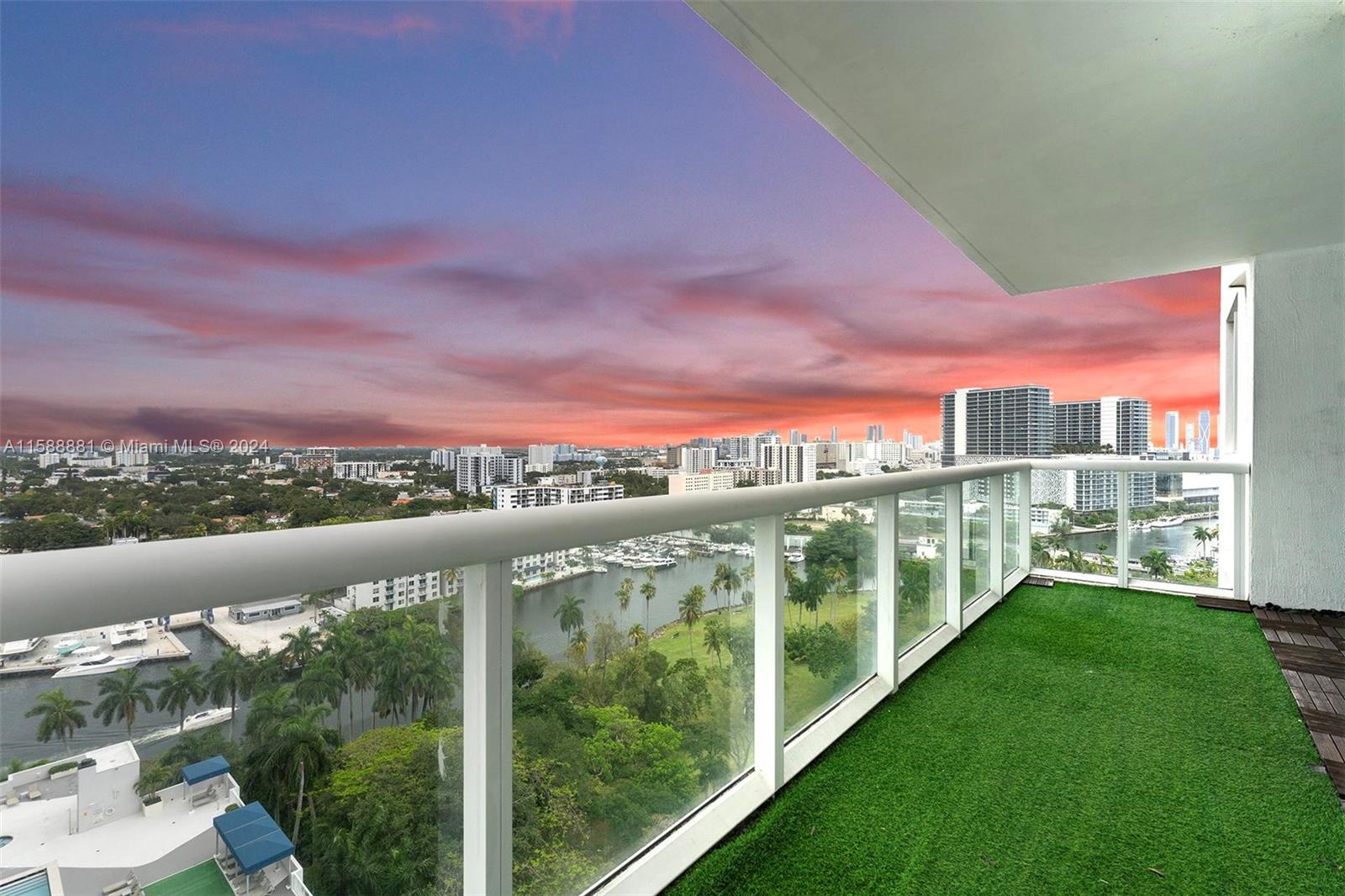 TERRAZAS RIVERPARK VILLAG - Residential