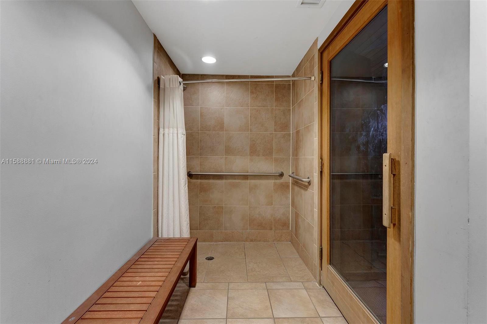 TERRAZAS RIVERPARK VILLAG - Residential