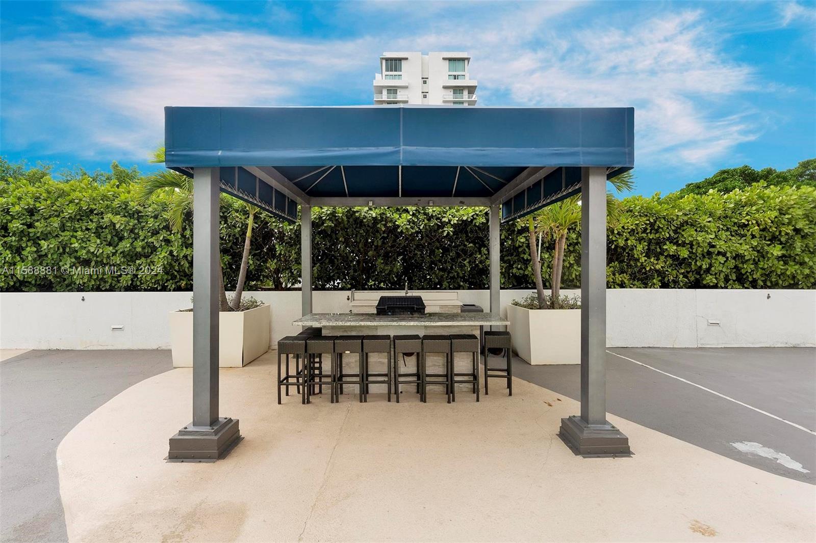TERRAZAS RIVERPARK VILLAG - Residential