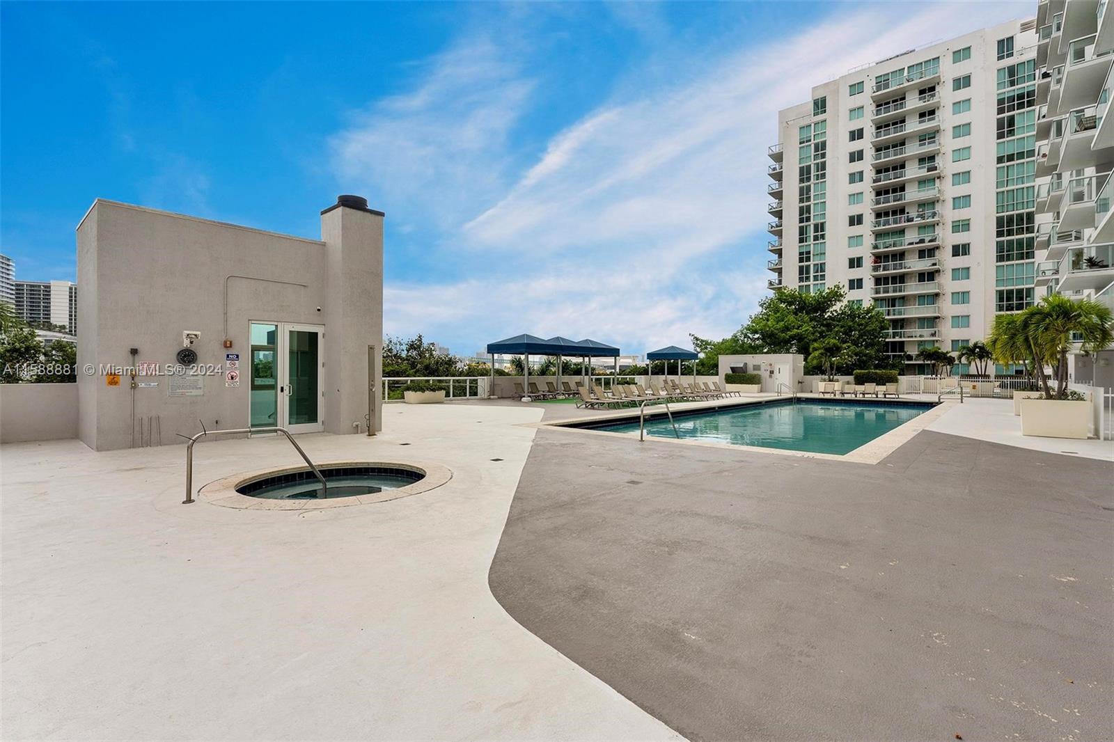 TERRAZAS RIVERPARK VILLAG - Residential