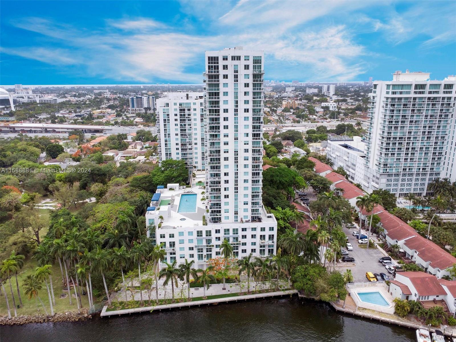 TERRAZAS RIVERPARK VILLAG - Residential