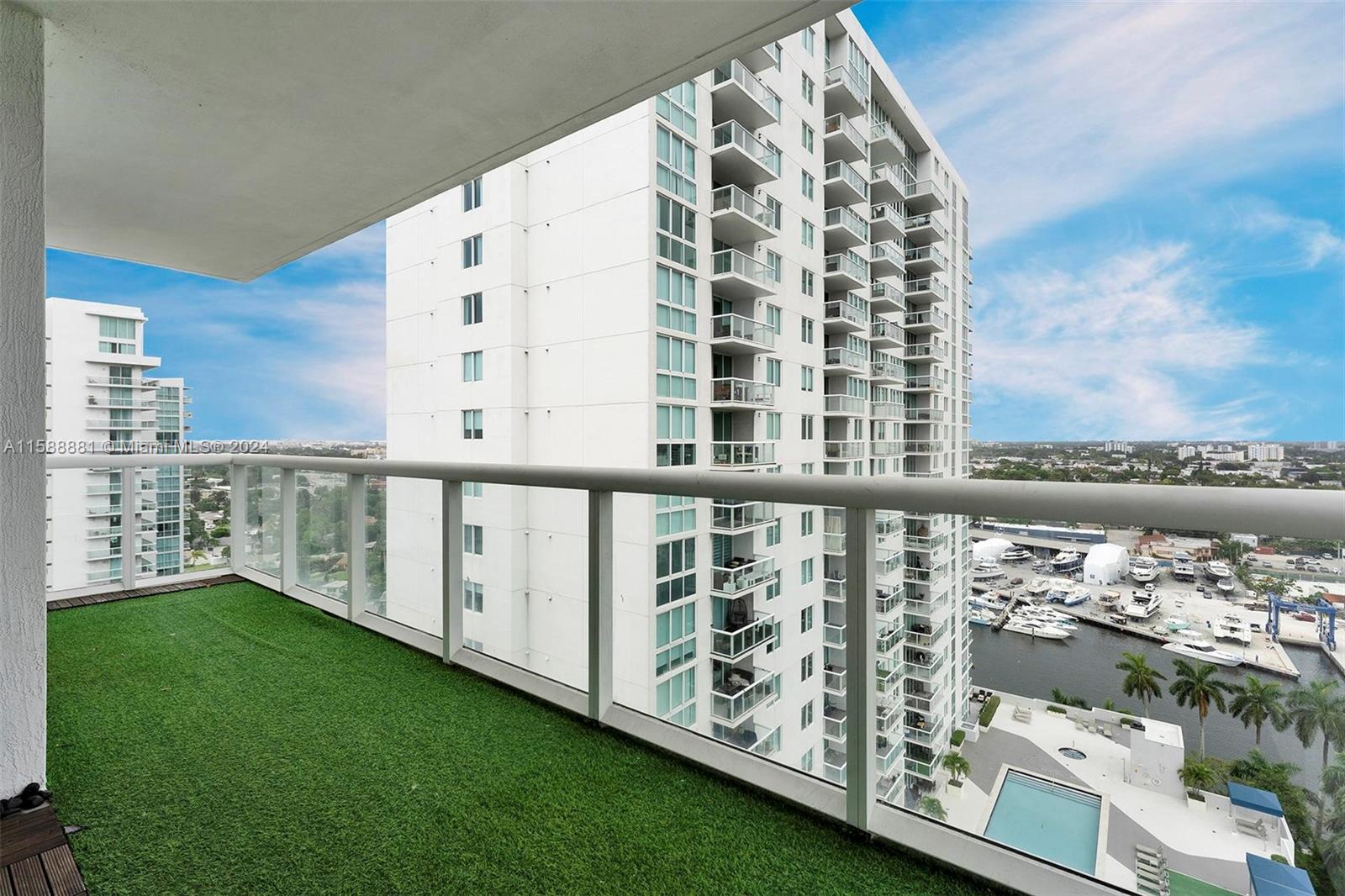 TERRAZAS RIVERPARK VILLAG - Residential