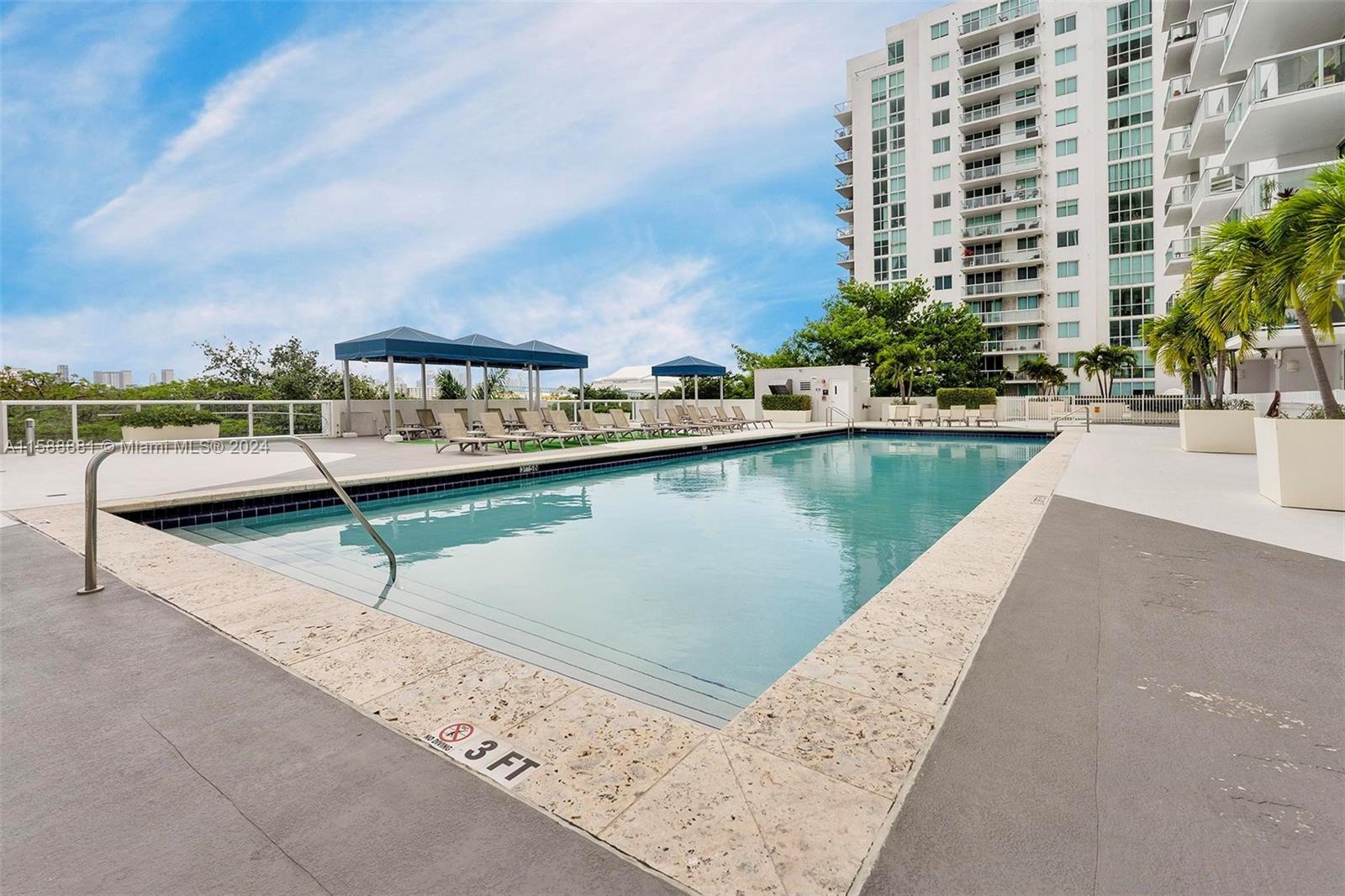 TERRAZAS RIVERPARK VILLAG - Residential