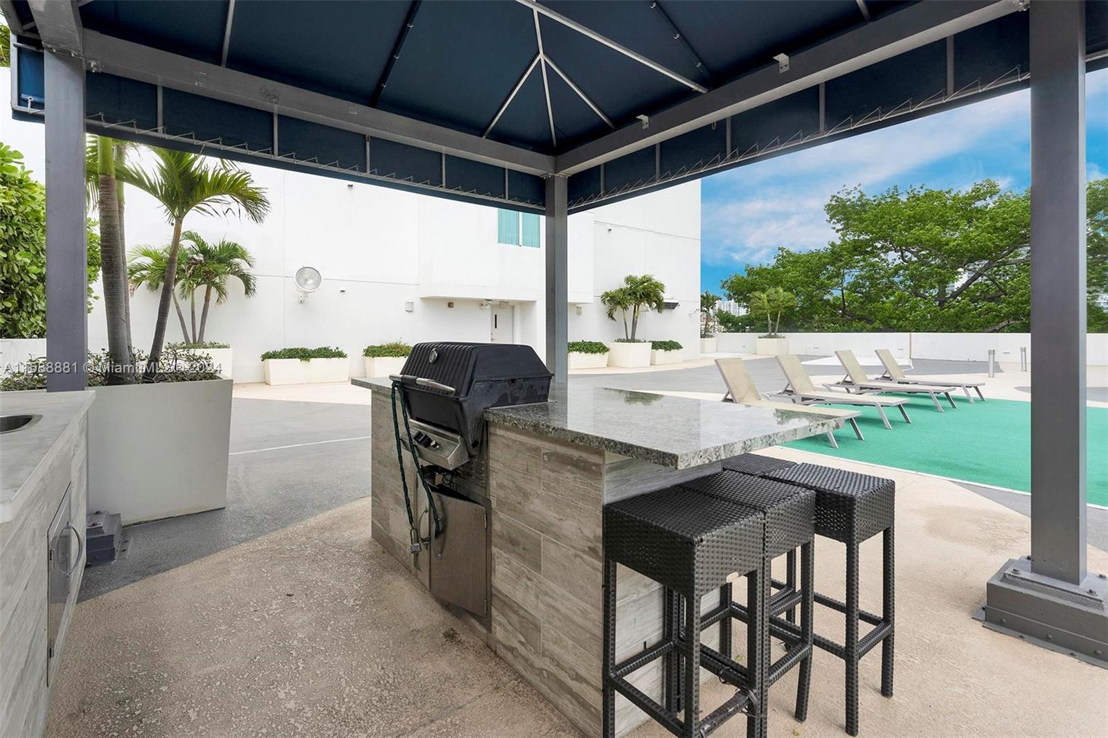 TERRAZAS RIVERPARK VILLAG - Residential