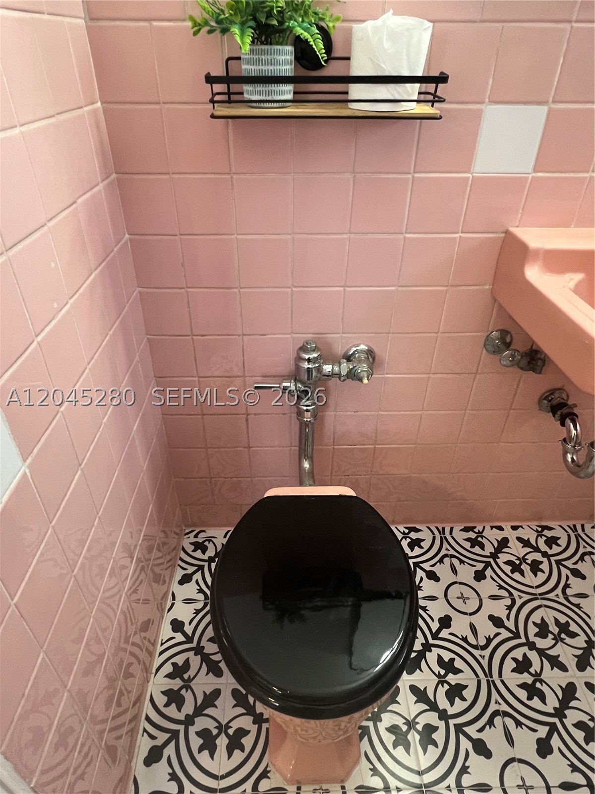 THE WILLIAM LEE CONDO - Residential Lease