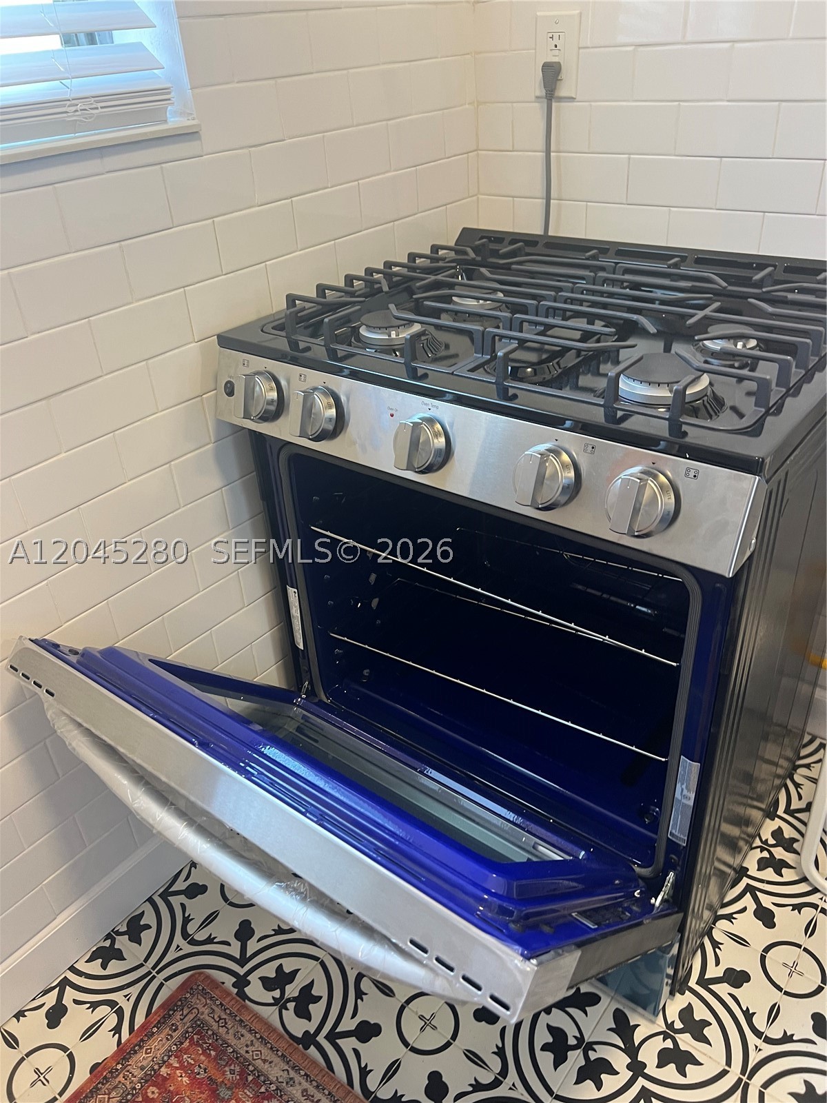 THE WILLIAM LEE CONDO - Residential Lease