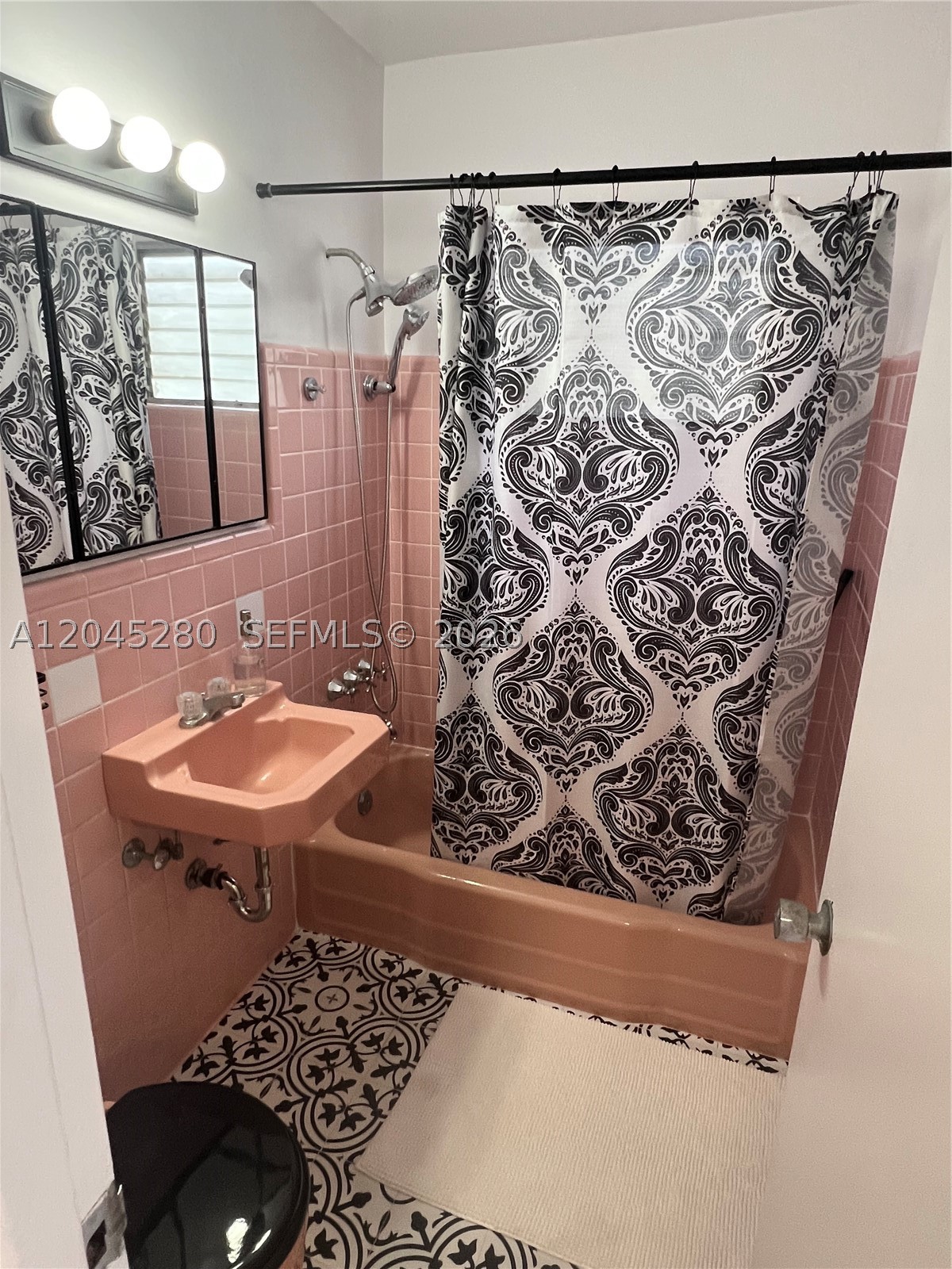 THE WILLIAM LEE CONDO - Residential Lease