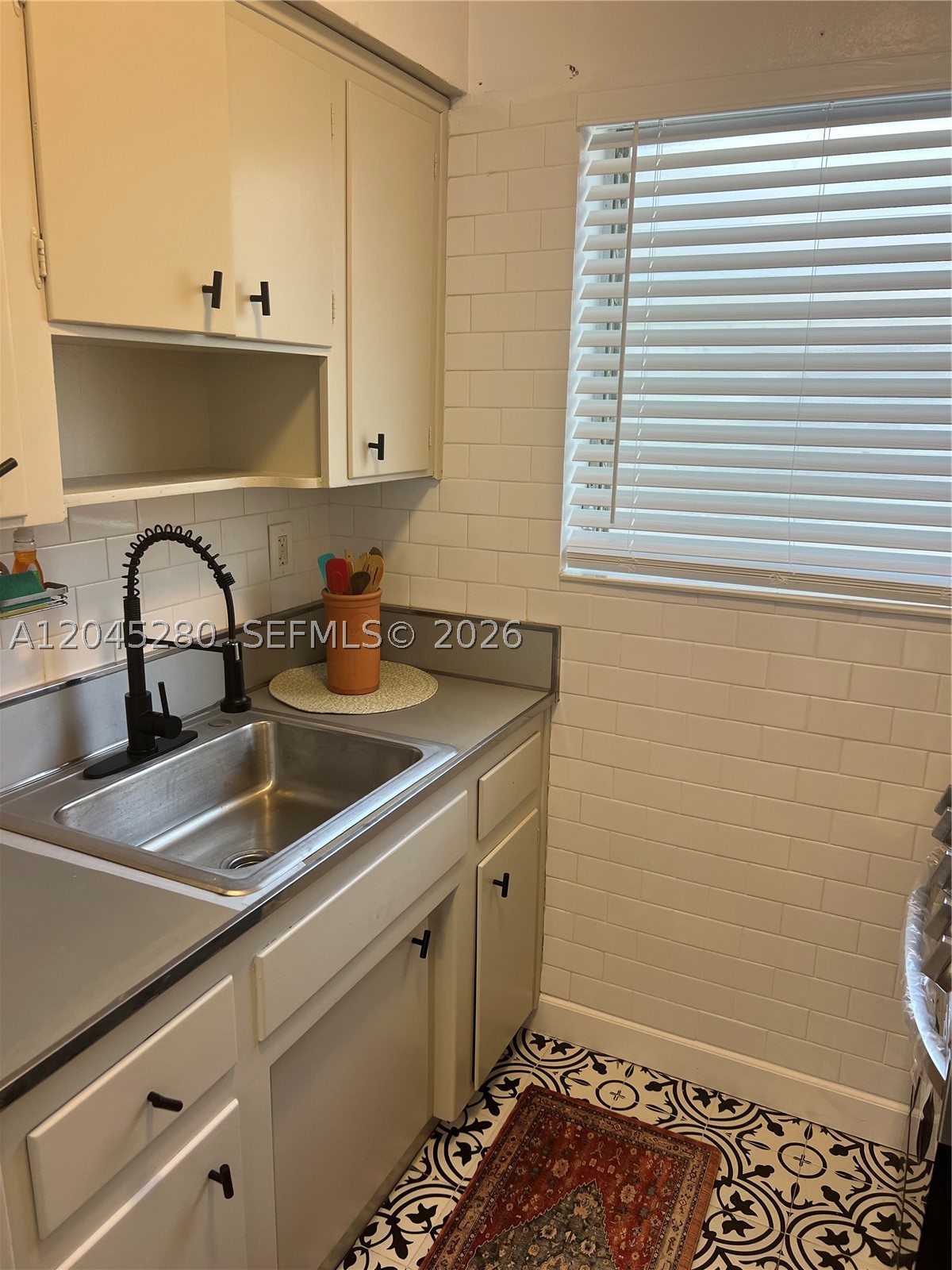 THE WILLIAM LEE CONDO - Residential Lease