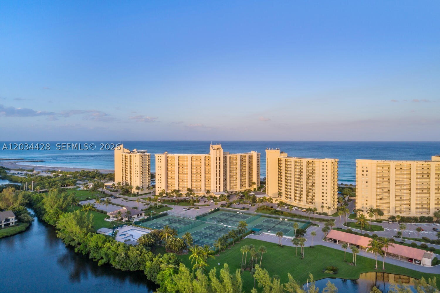 OCEAN TRAIL CONDO I - Residential