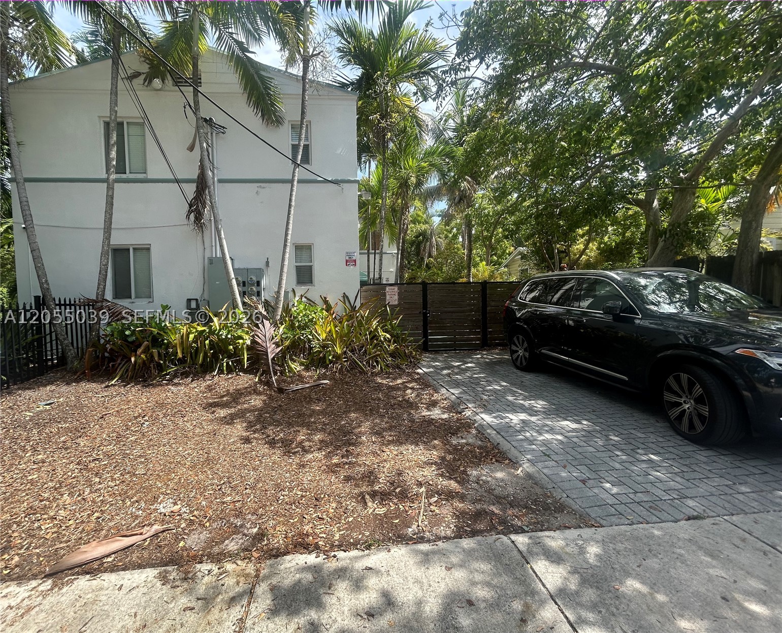 Fifth Ave Gardens - Residential Lease