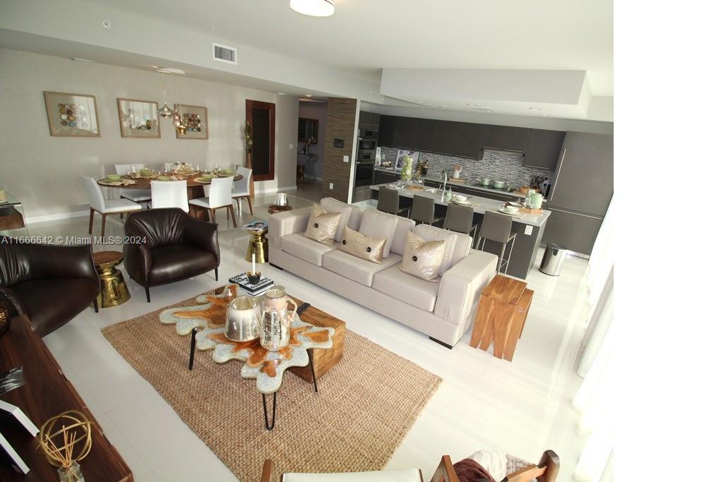 GRAND BAY COMMONS SOUTH - Residential Lease