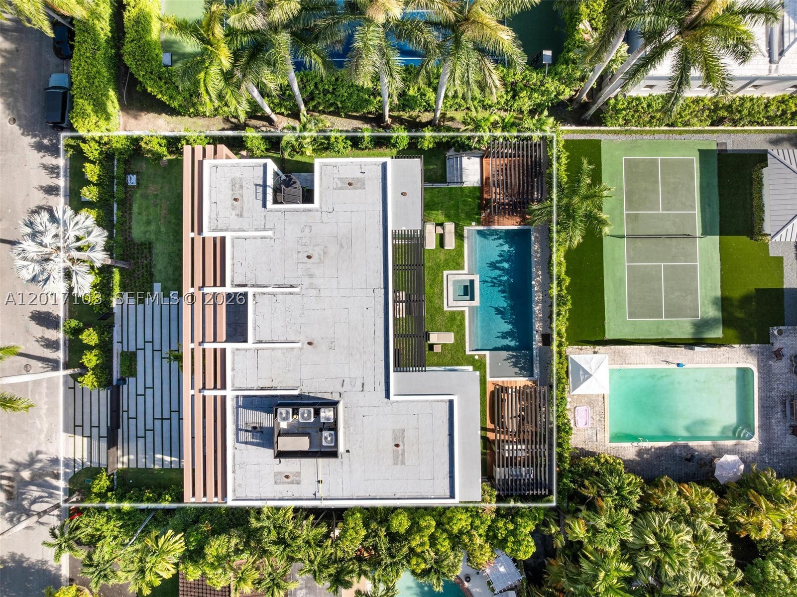 SUNSET ISLANDS-ISLAND NO - Residential