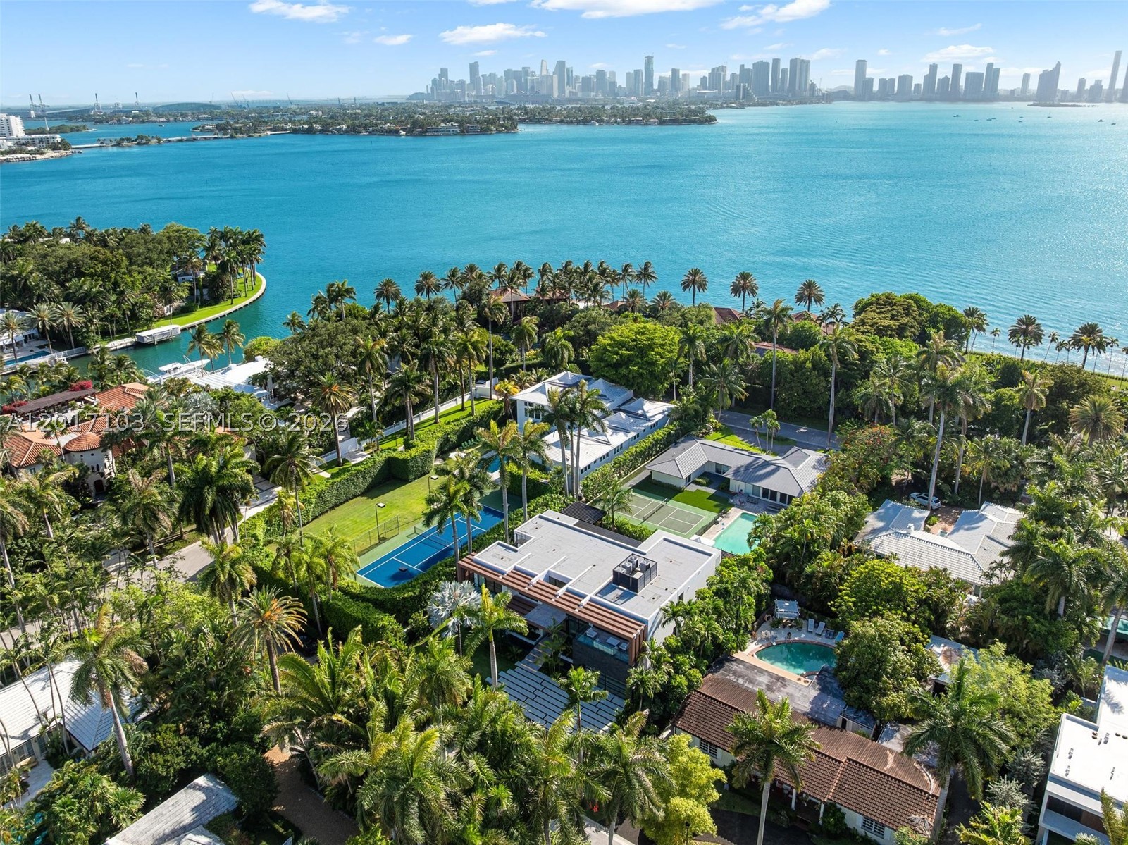 SUNSET ISLANDS-ISLAND NO - Residential