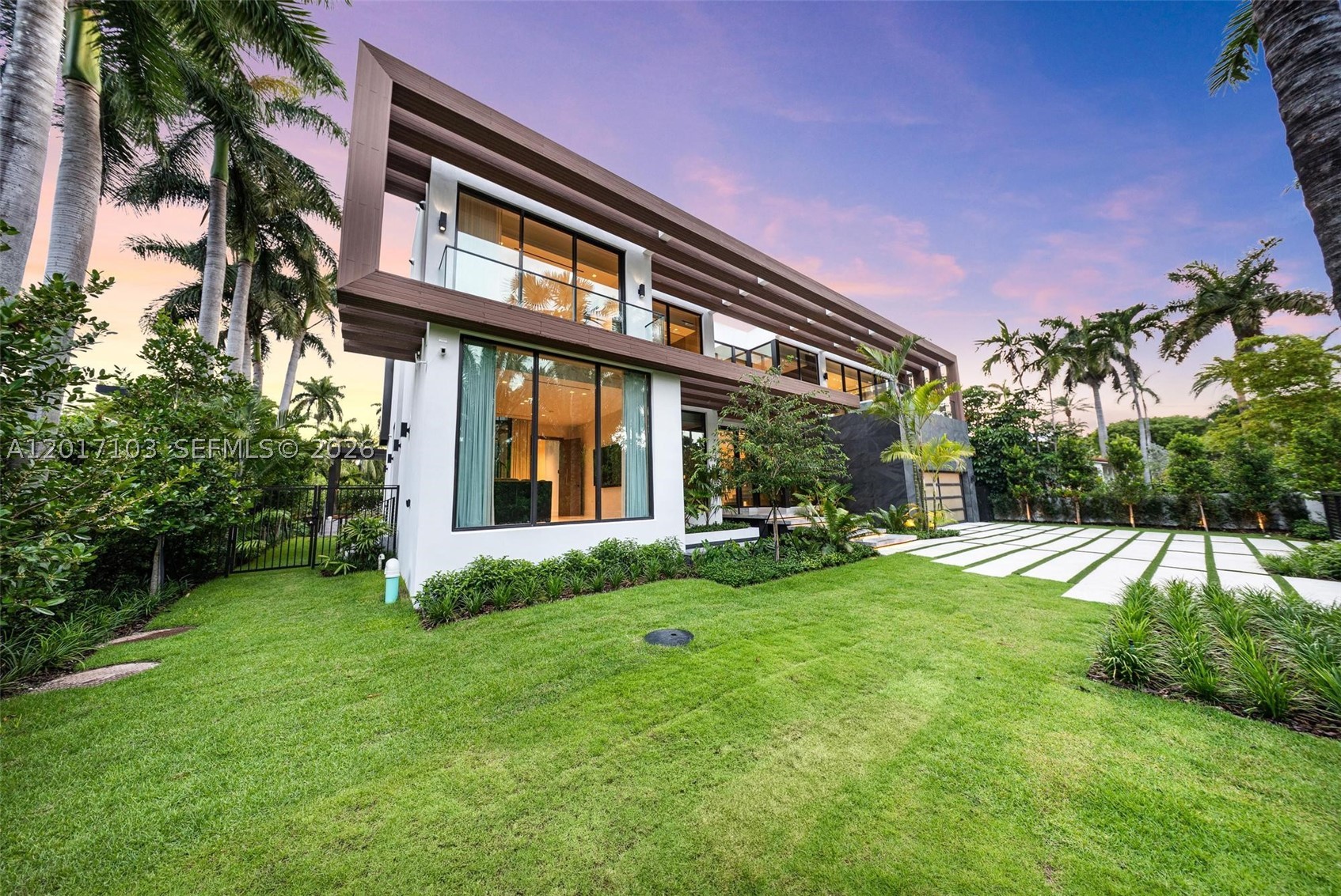 SUNSET ISLANDS-ISLAND NO - Residential