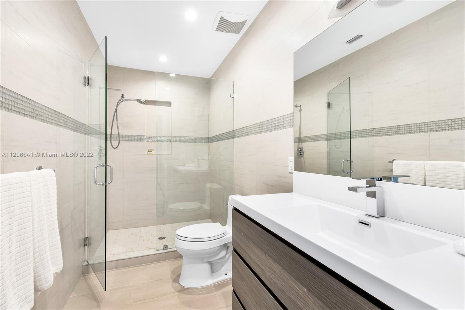 AMD PLAT OF SUNSET LAKE S - Residential