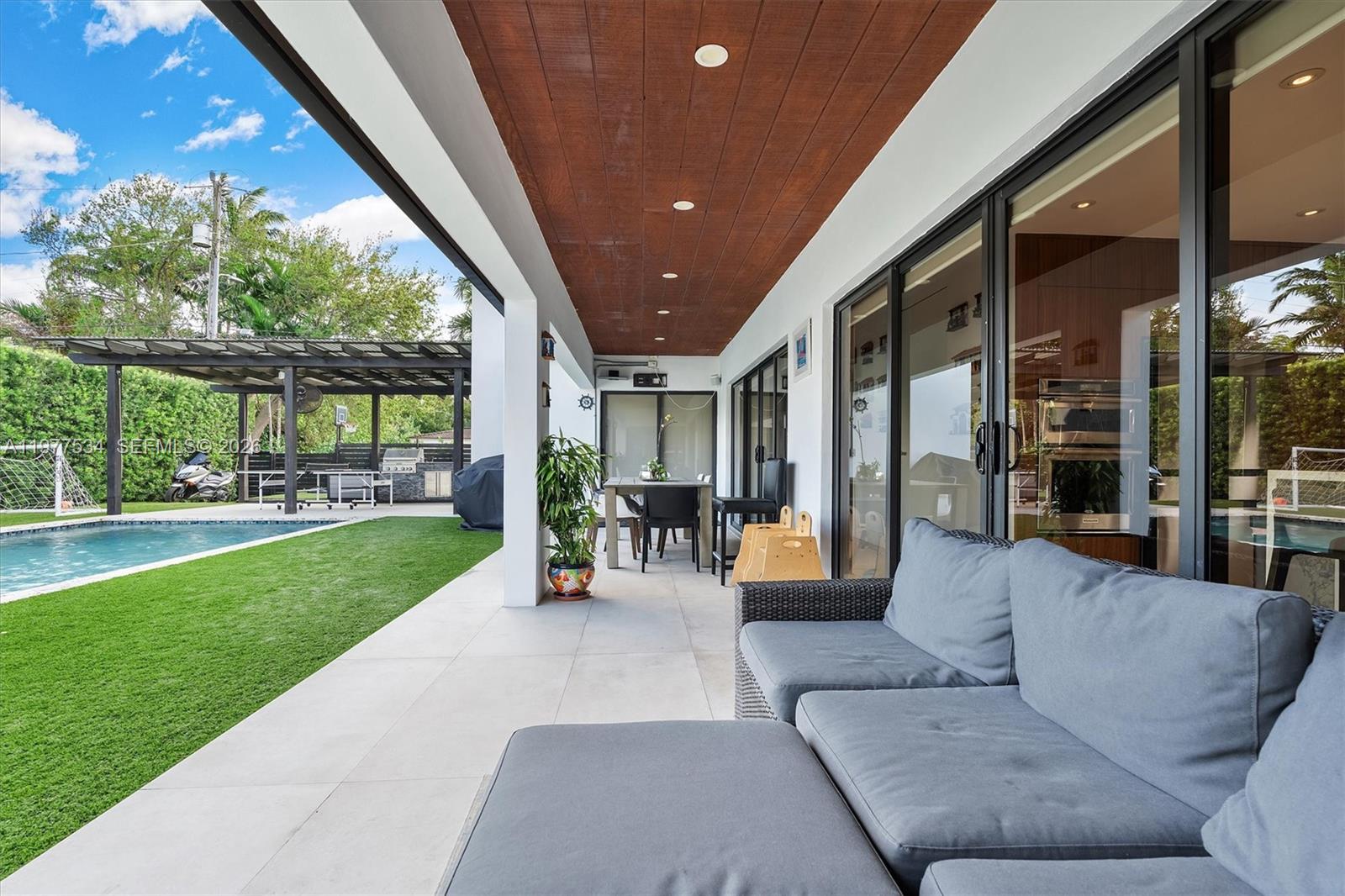 MIAMI SHORES SEC 3 - Residential