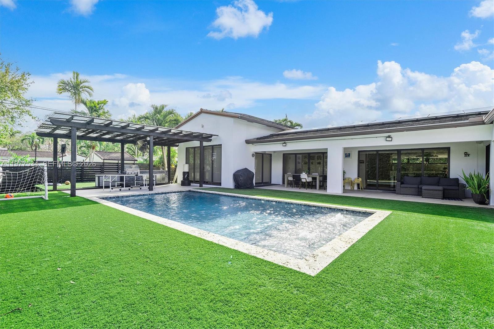 MIAMI SHORES SEC 3 - Residential