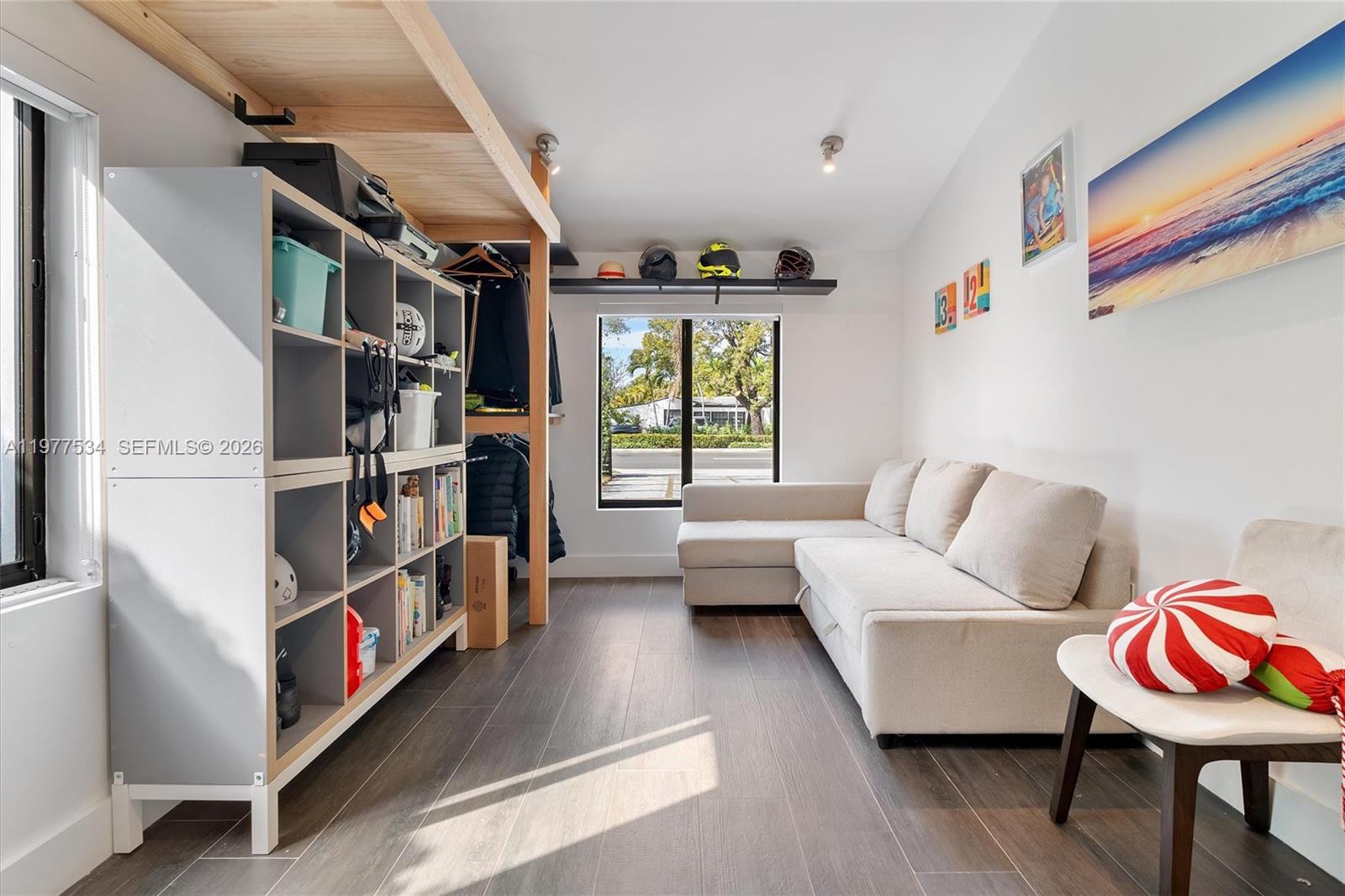 MIAMI SHORES SEC 3 - Residential