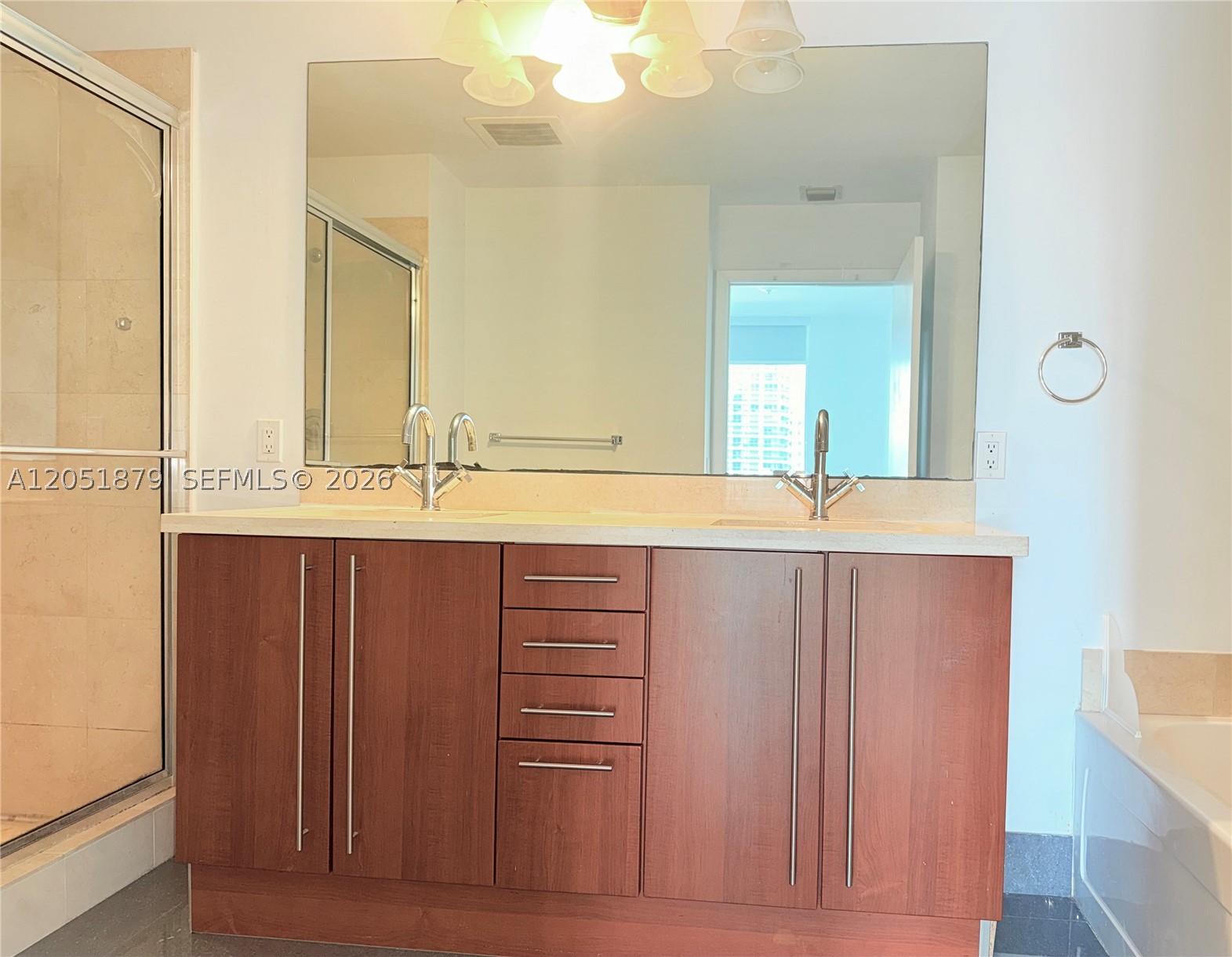 THE AXIS ON BRICKELL II C - Residential