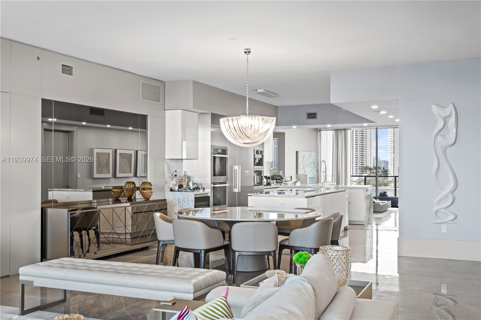 PRIVE CONDO - Residential
