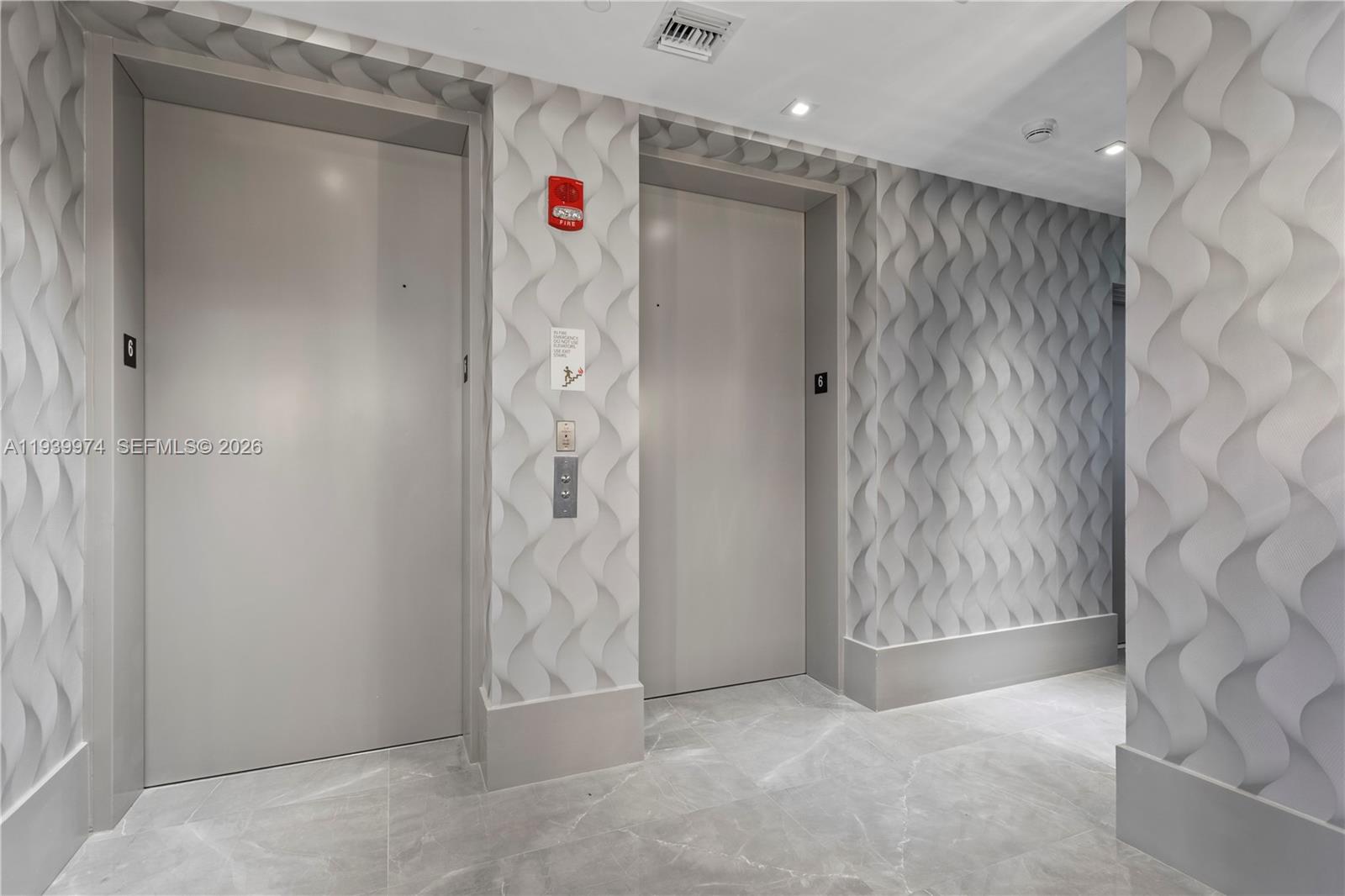 PRIVE CONDO - Residential