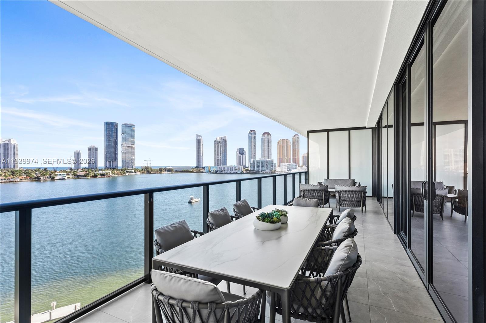 PRIVE CONDO - Residential