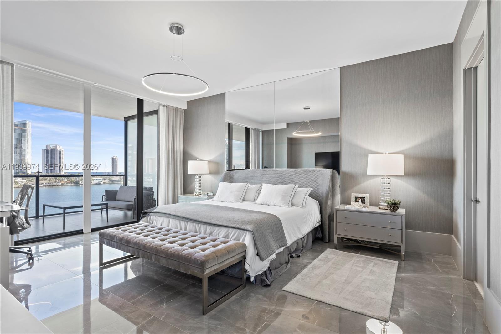 PRIVE CONDO - Residential
