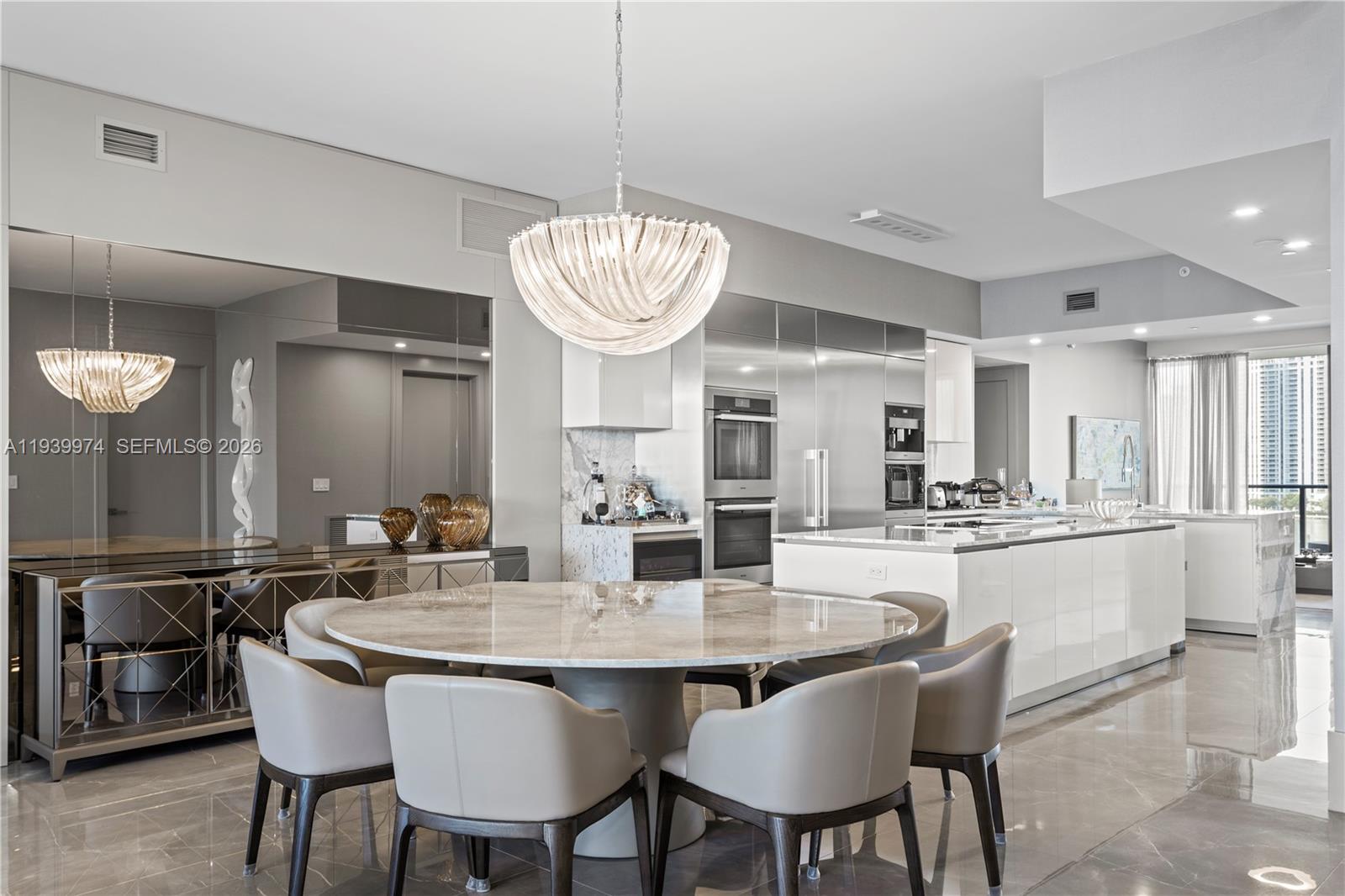PRIVE CONDO - Residential