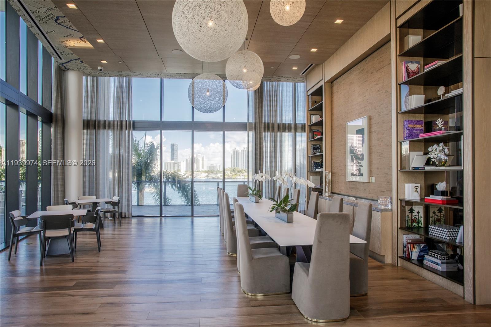 PRIVE CONDO - Residential