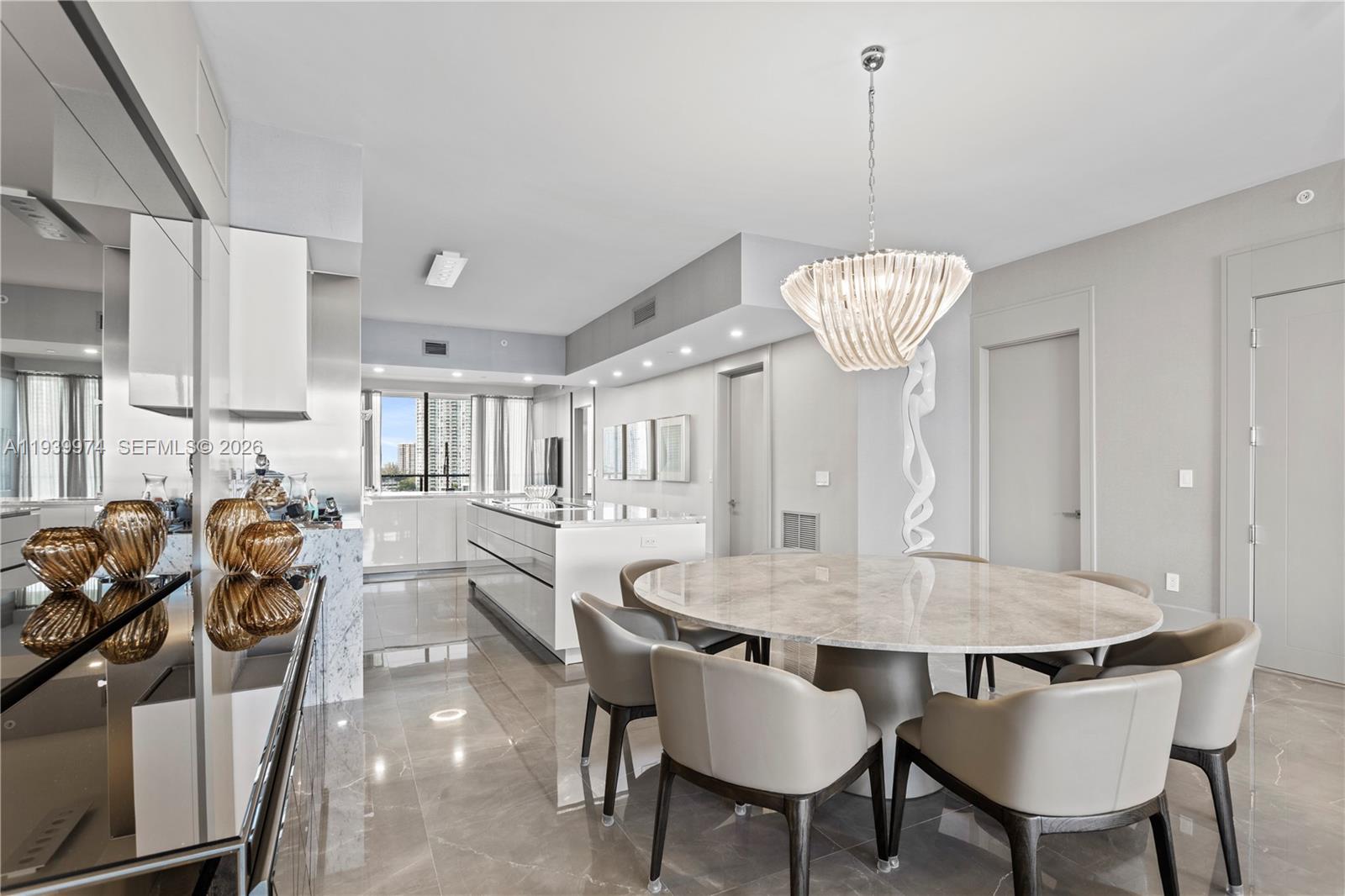 PRIVE CONDO - Residential