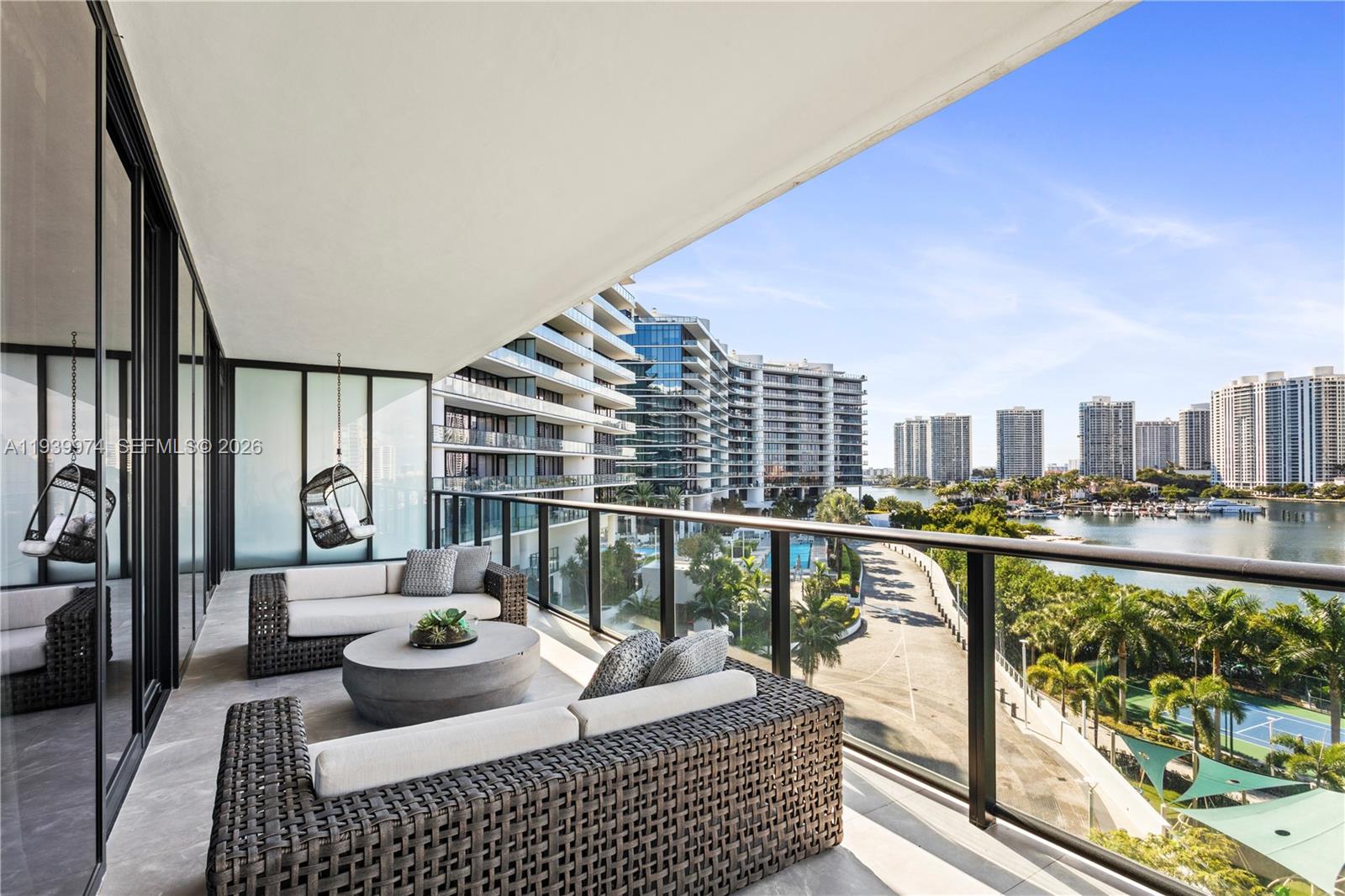 PRIVE CONDO - Residential