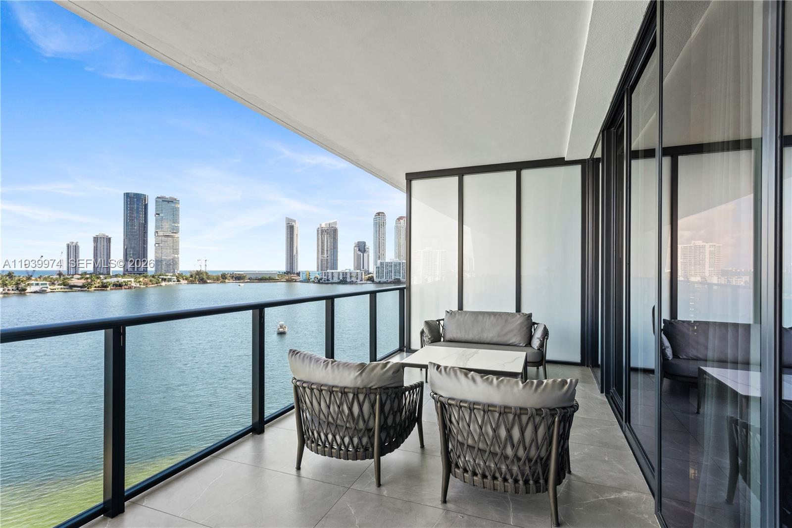 PRIVE CONDO - Residential