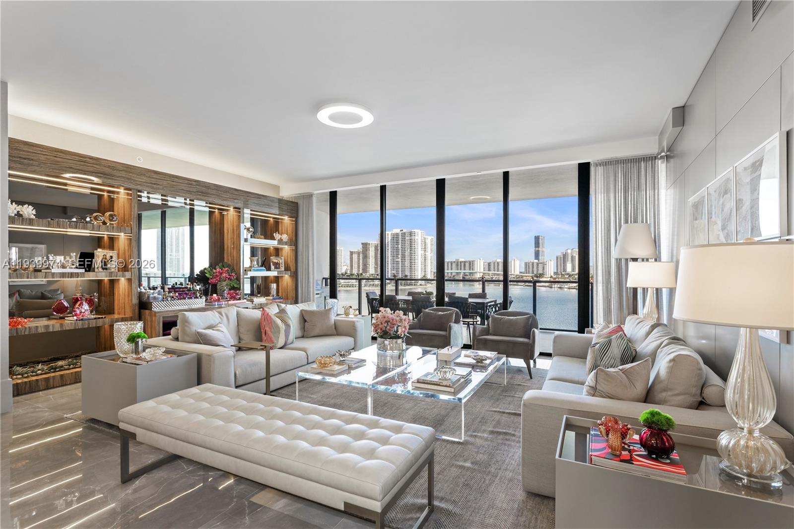 PRIVE CONDO - Residential