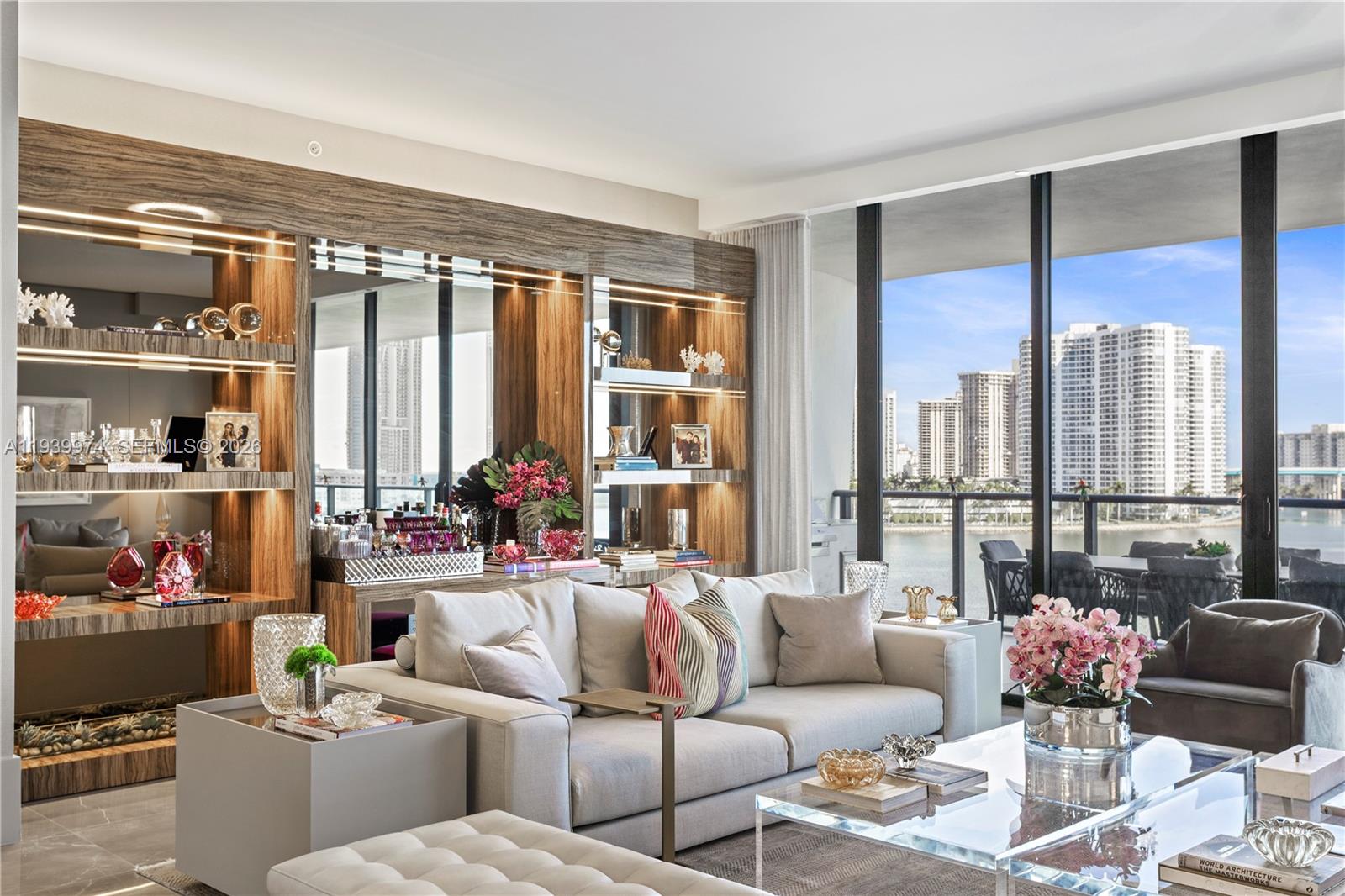 PRIVE CONDO - Residential