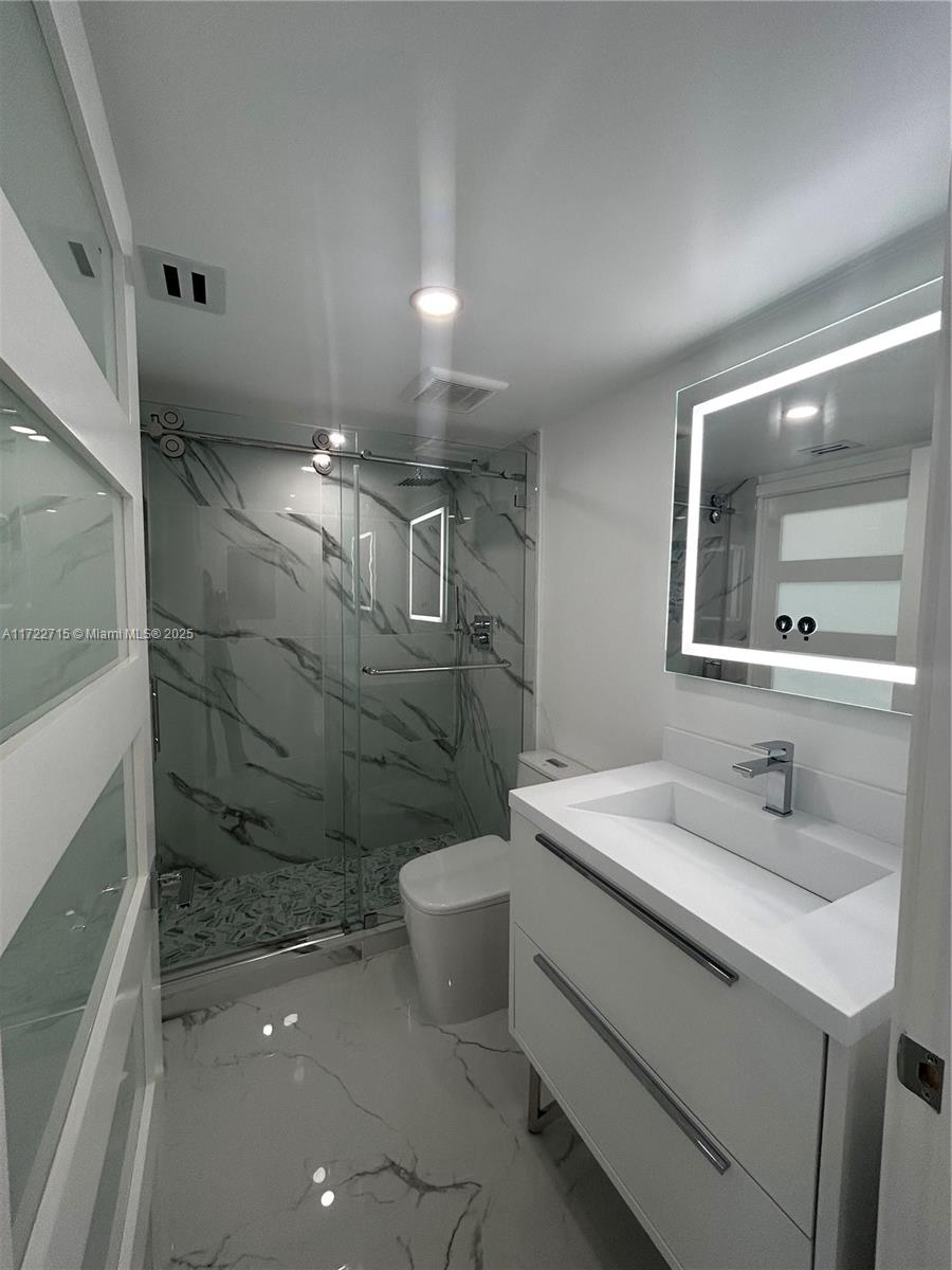 INTERNATIONAL PARK CONDO - Residential Lease
