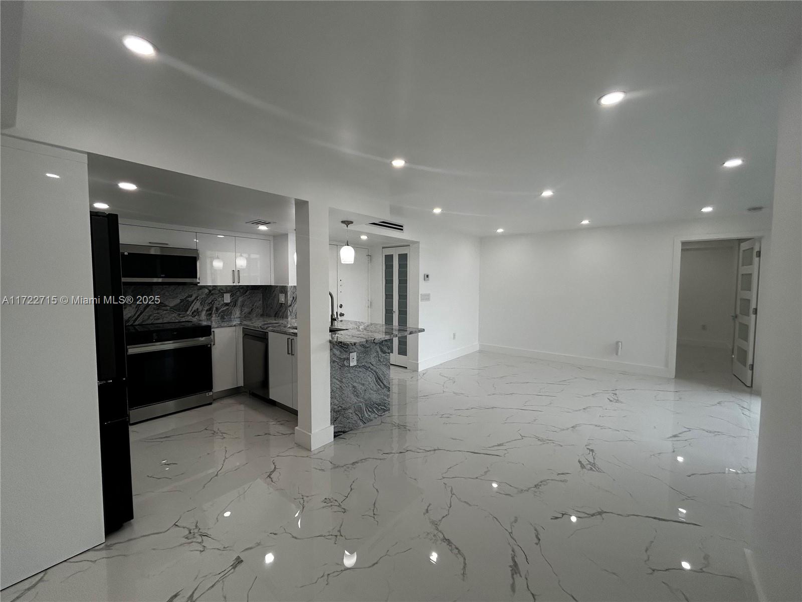 INTERNATIONAL PARK CONDO - Residential Lease