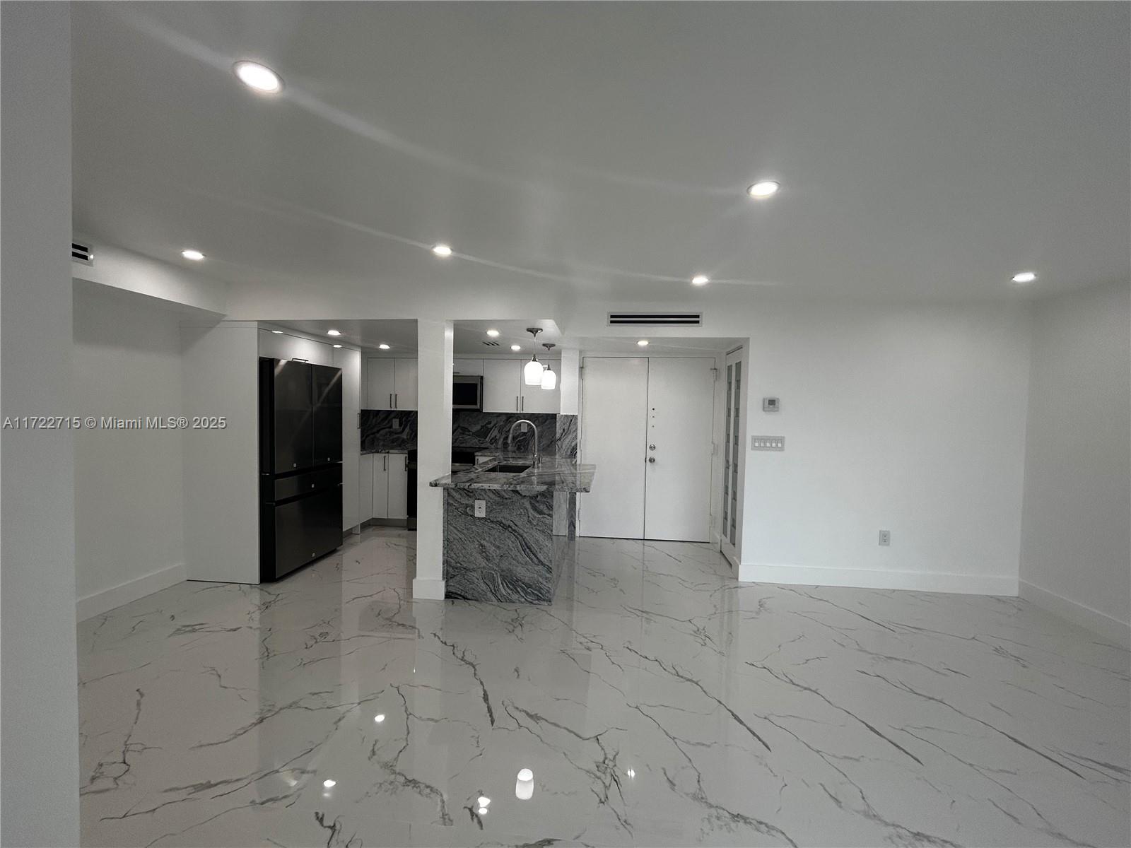 INTERNATIONAL PARK CONDO - Residential Lease
